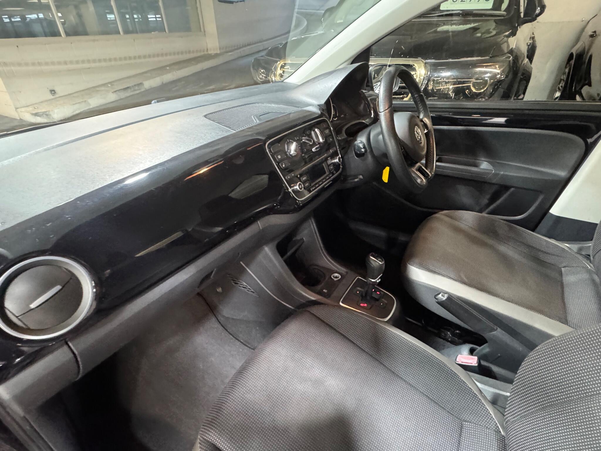 Volkswagen up! - Image 10
