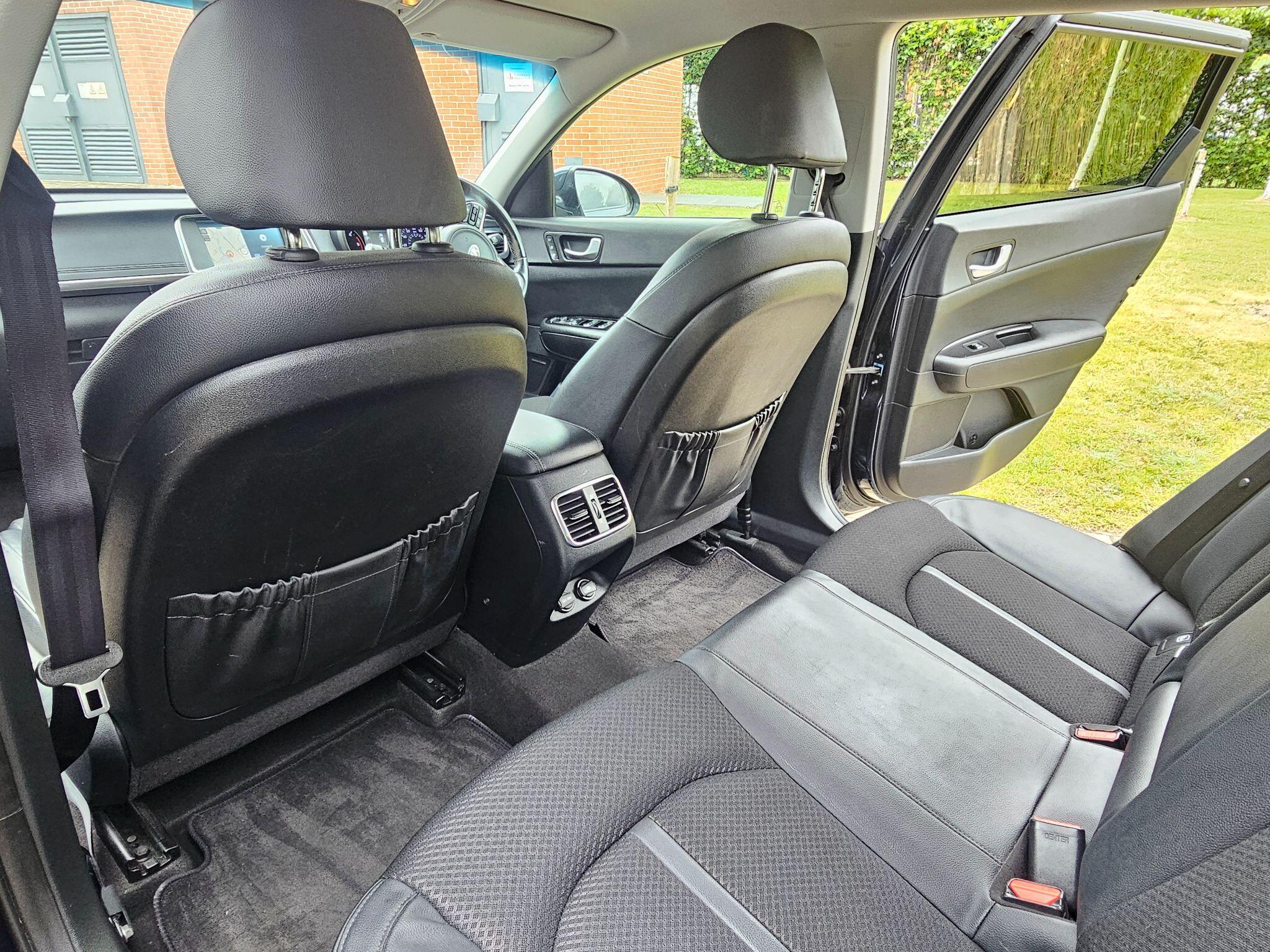 Kia Optima - Image 18