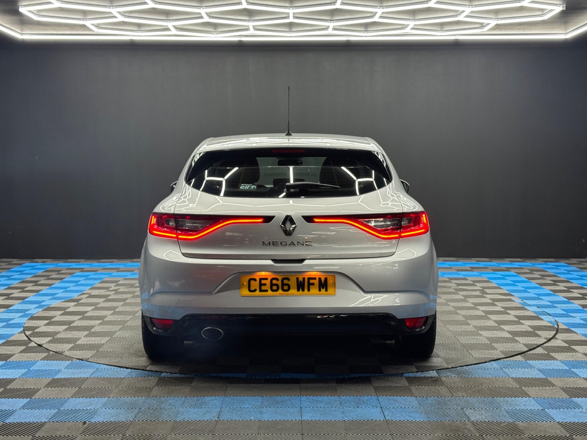 Renault Megane - Image 6