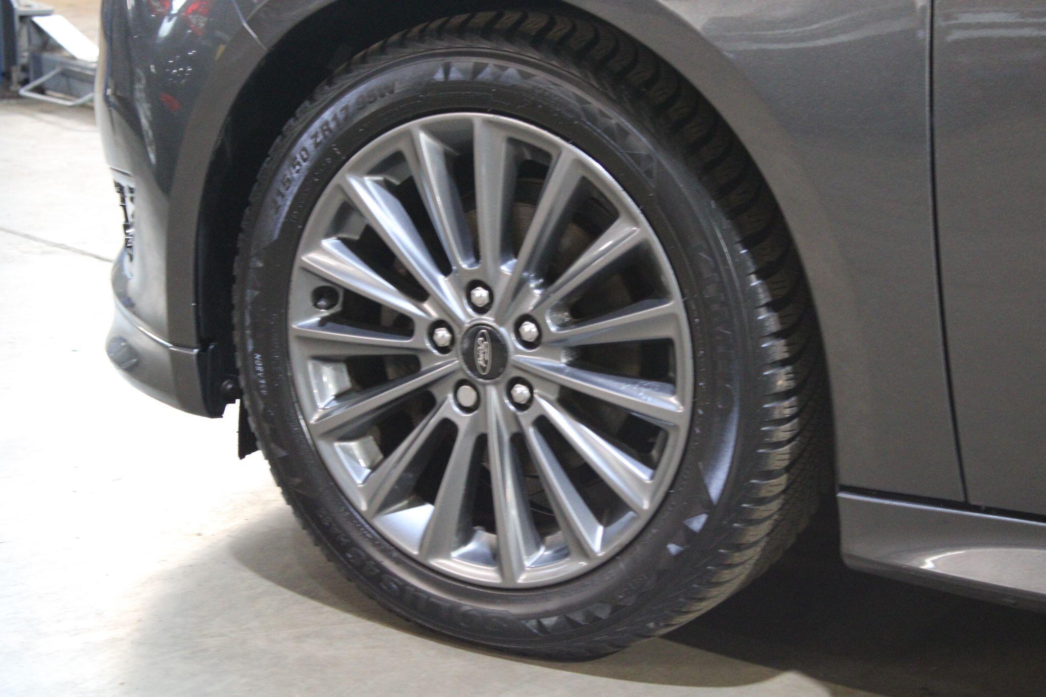 Ford Focus - Image 30