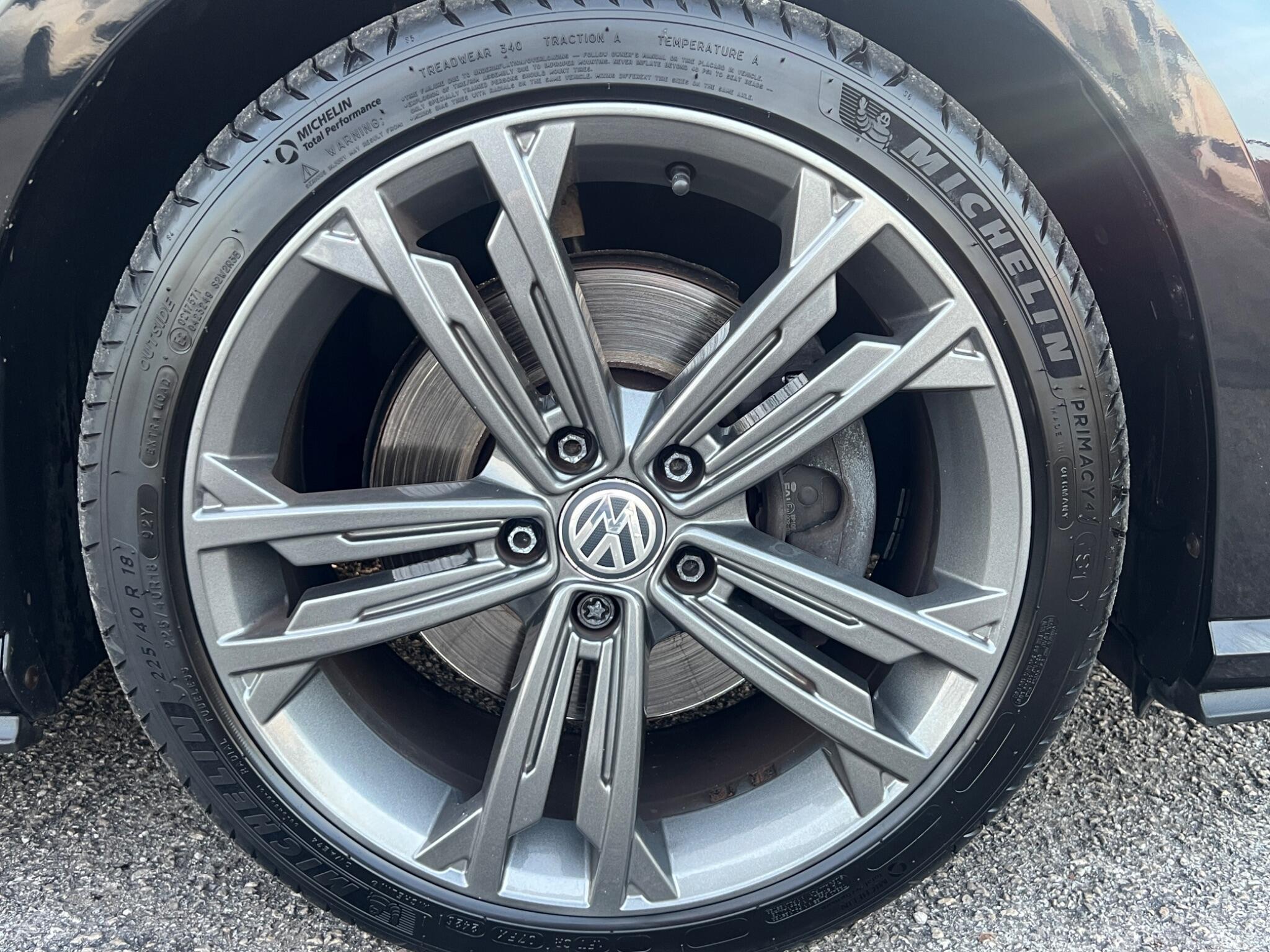Volkswagen Golf - Image 11