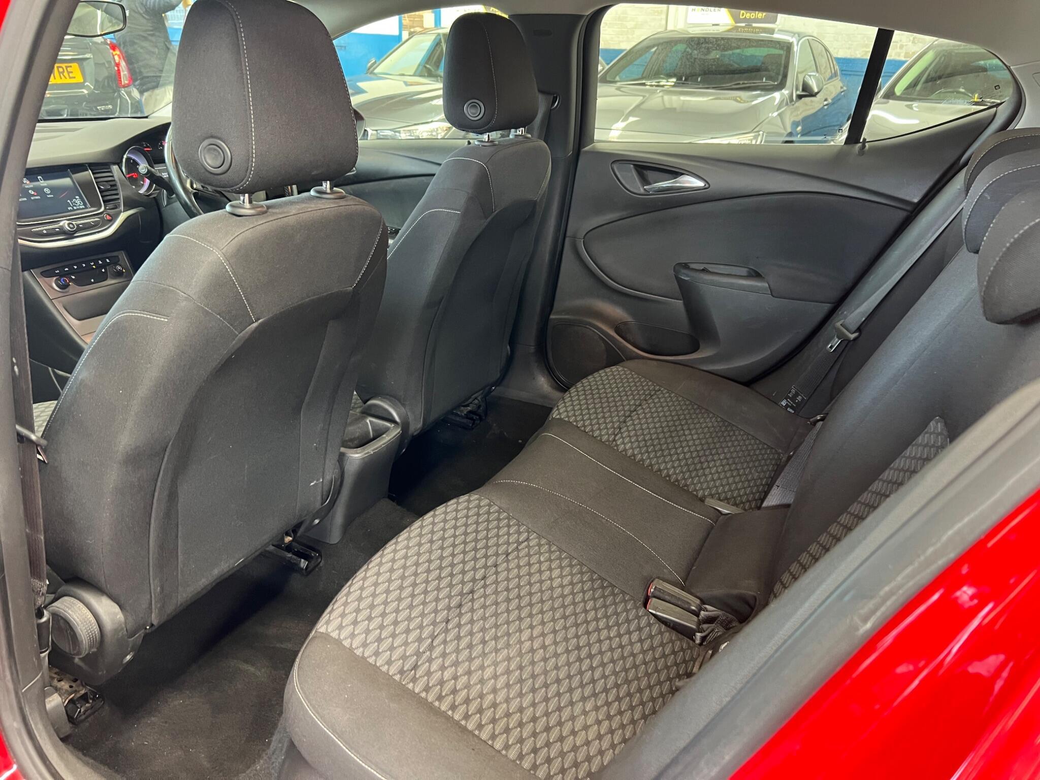 Vauxhall Astra - Image 18