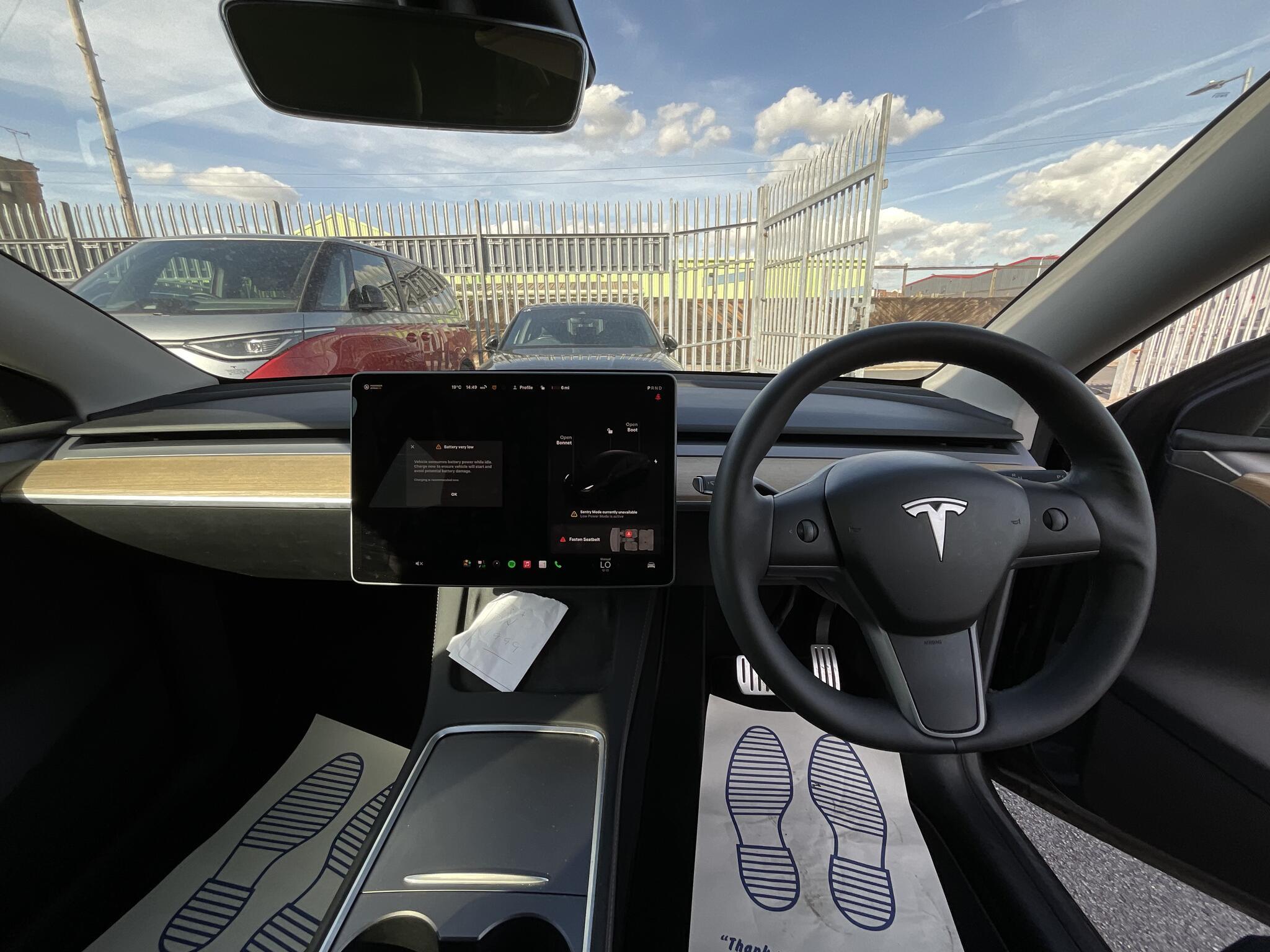 Tesla Model Y - Image 19