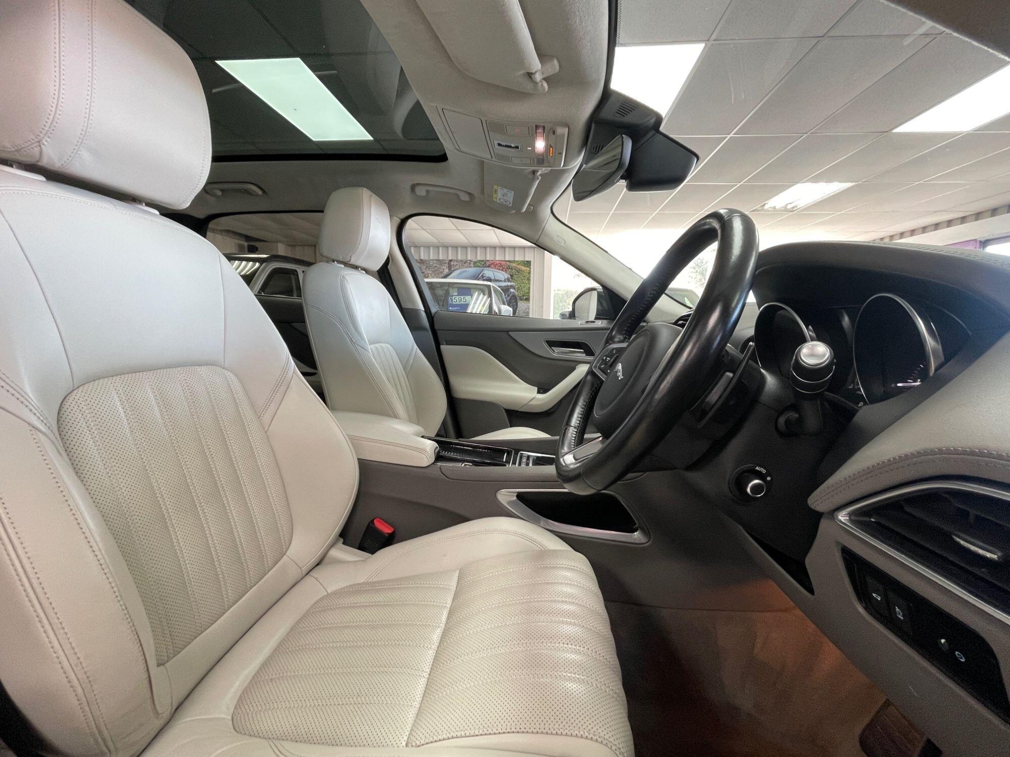 Jaguar F-Pace - Image 25