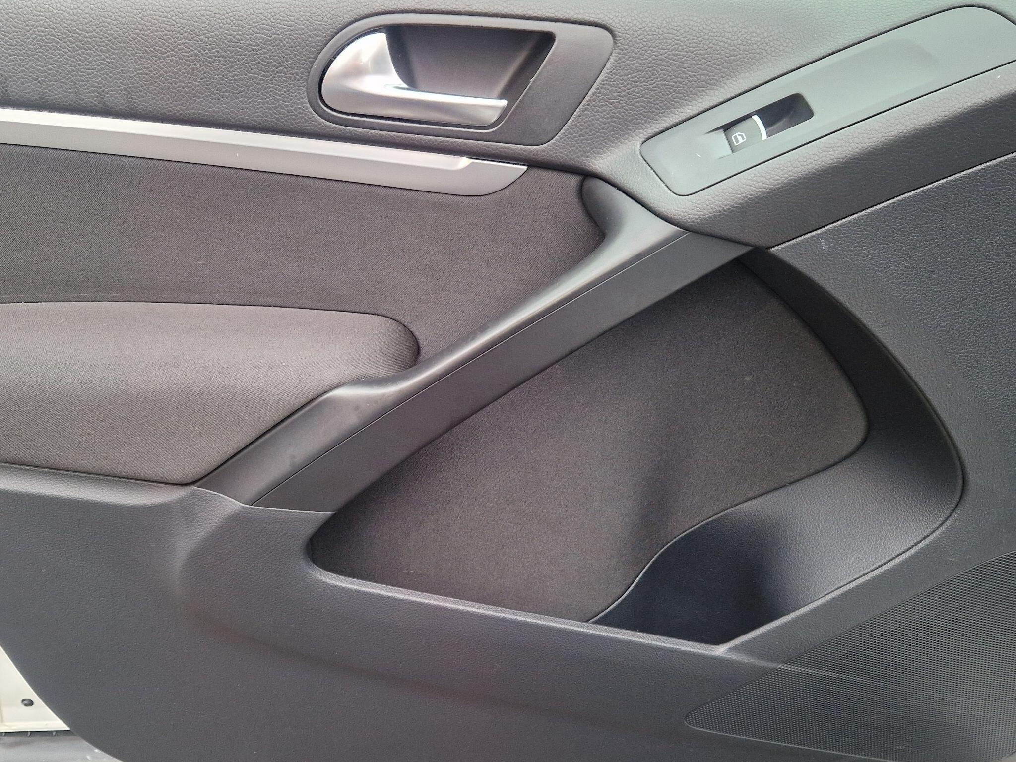 Volkswagen Tiguan - Image 38