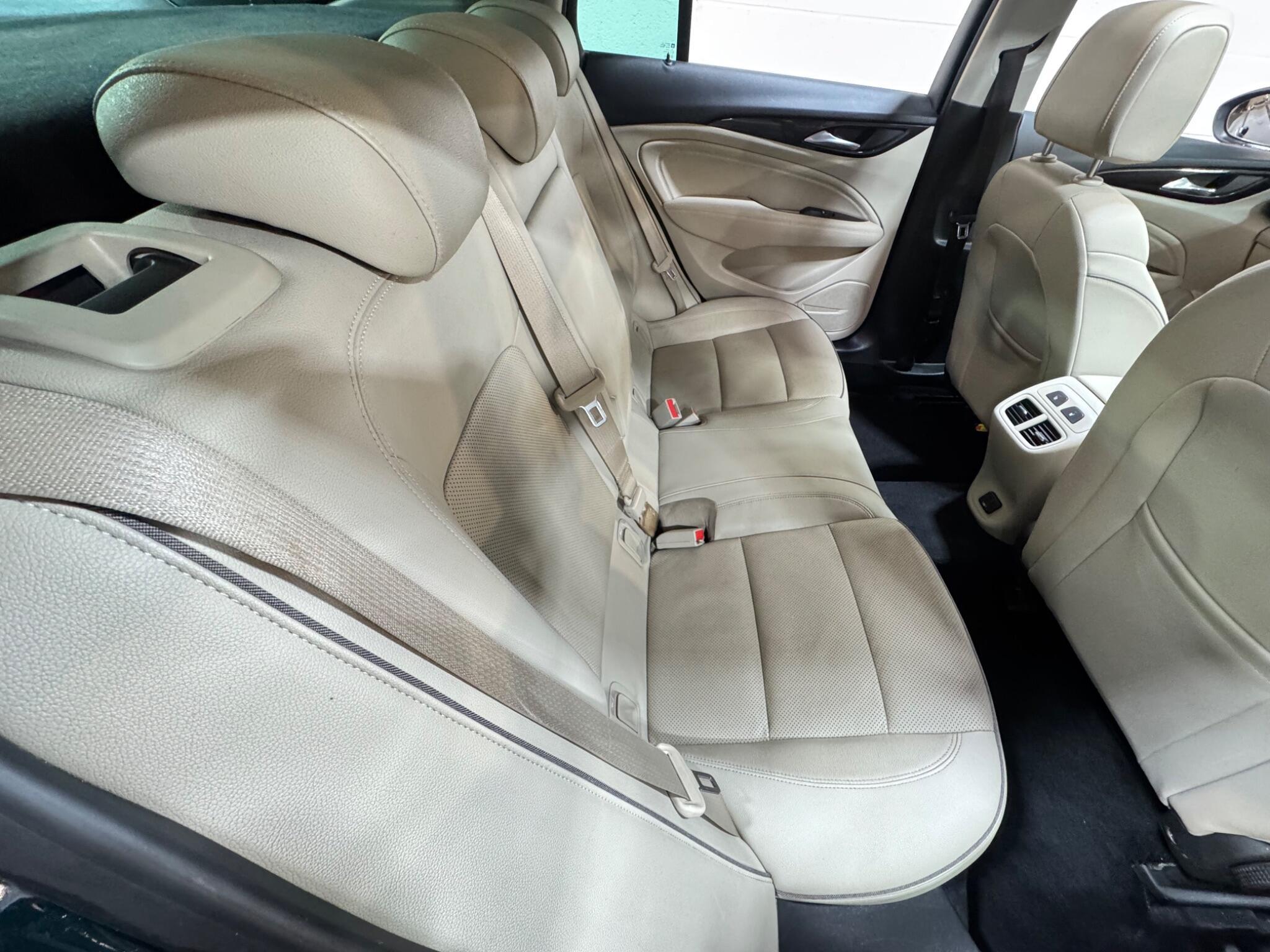 Vauxhall Insignia - Image 12