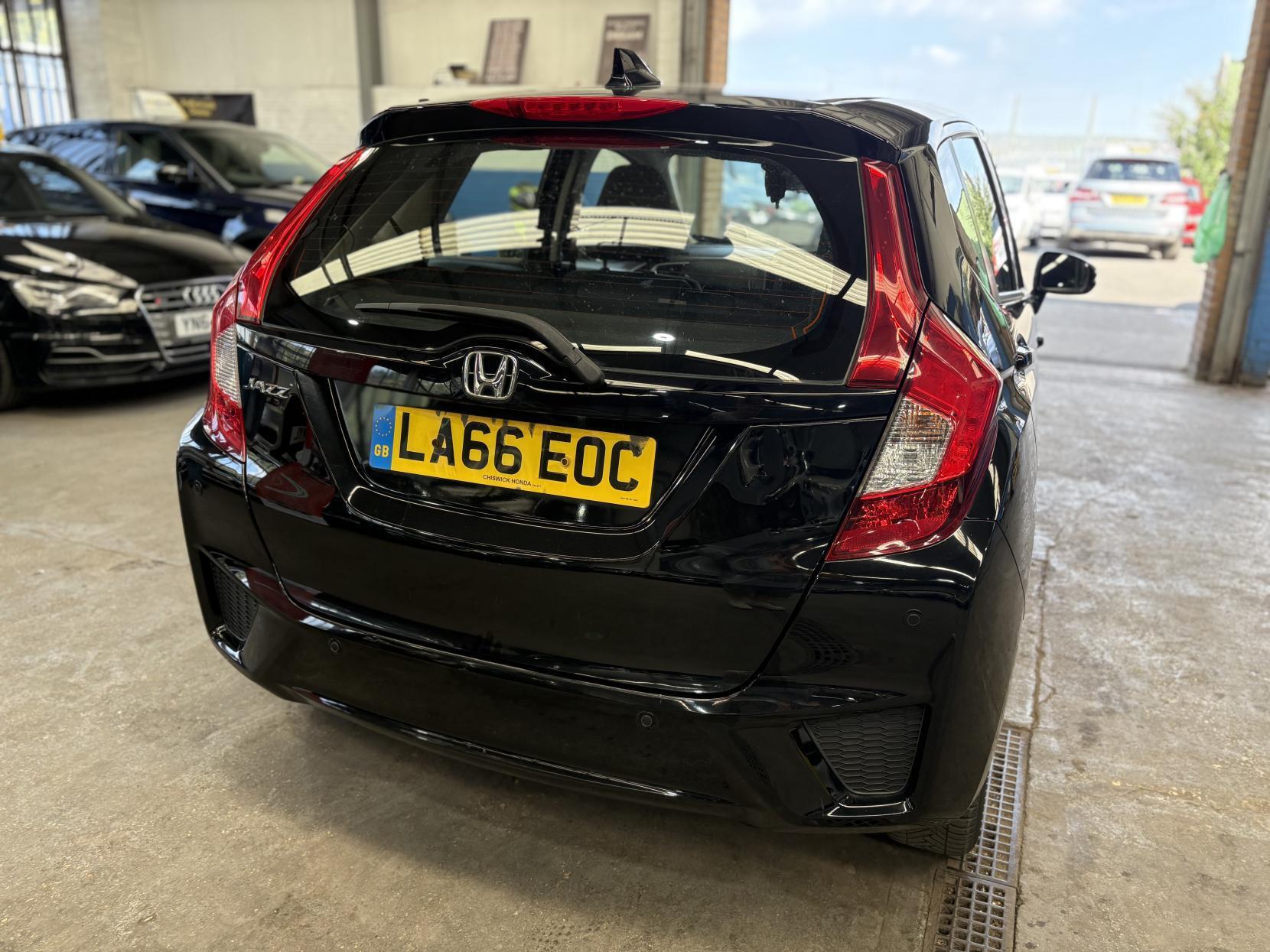 Honda Jazz - Image 9