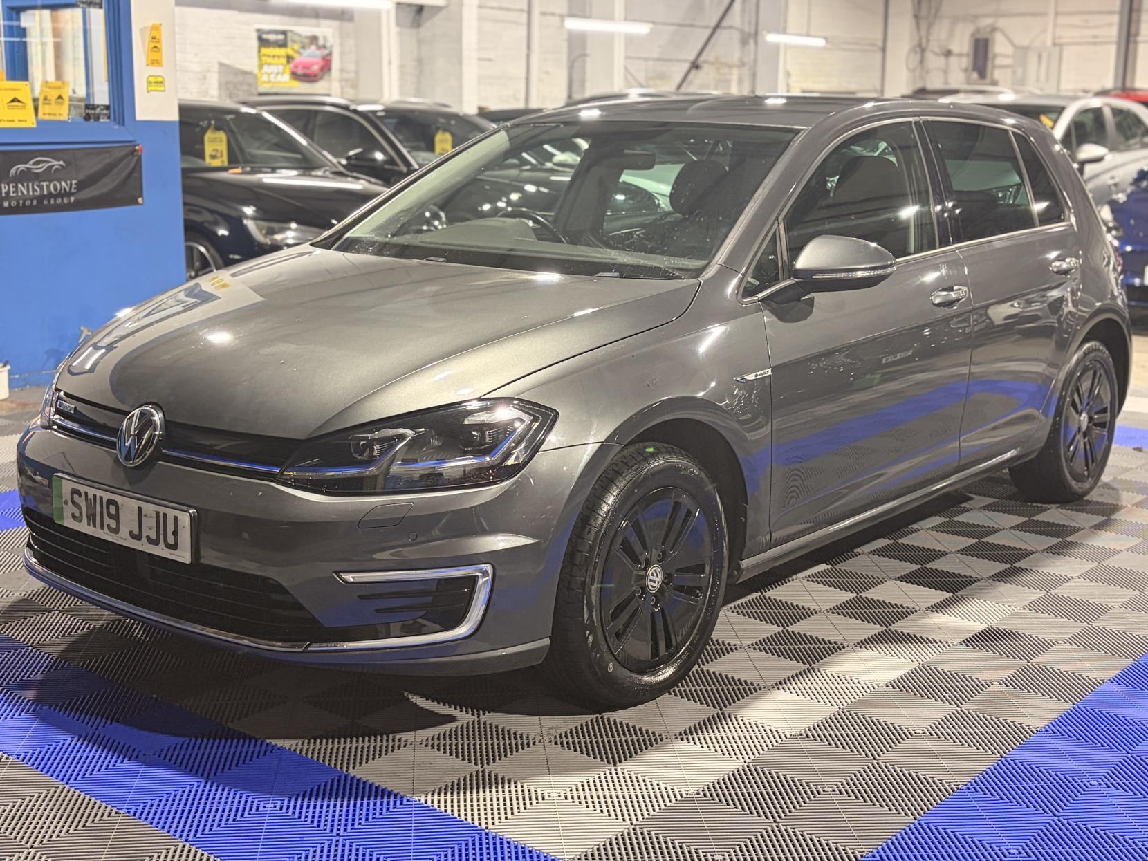 Volkswagen e-Golf - Image 2