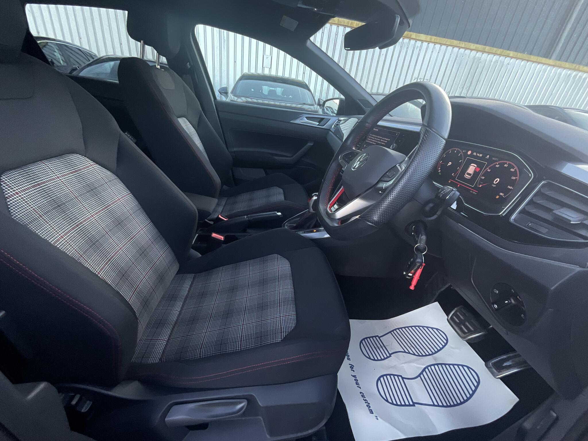 Volkswagen Polo - Image 9
