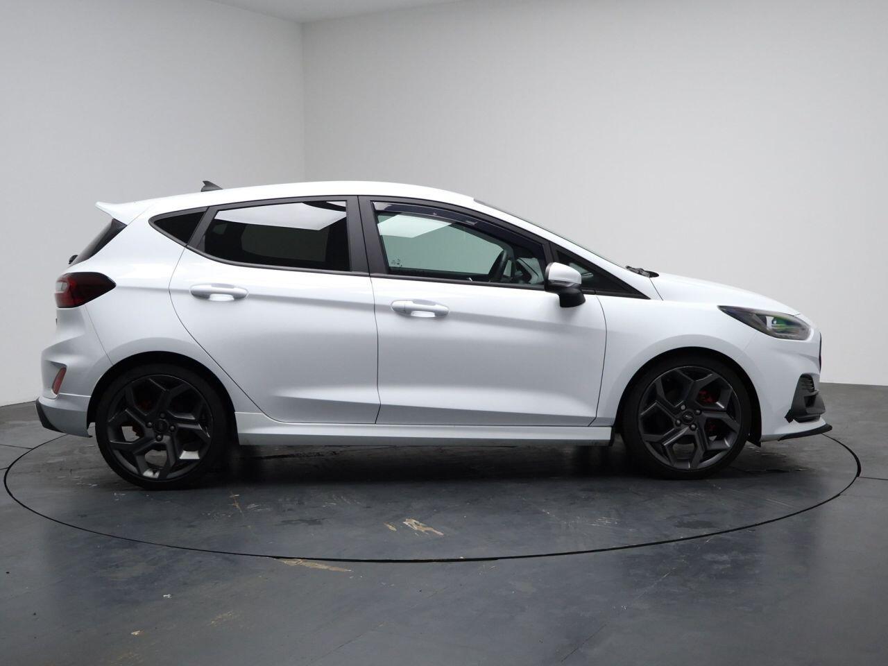 Ford Fiesta - Image 14