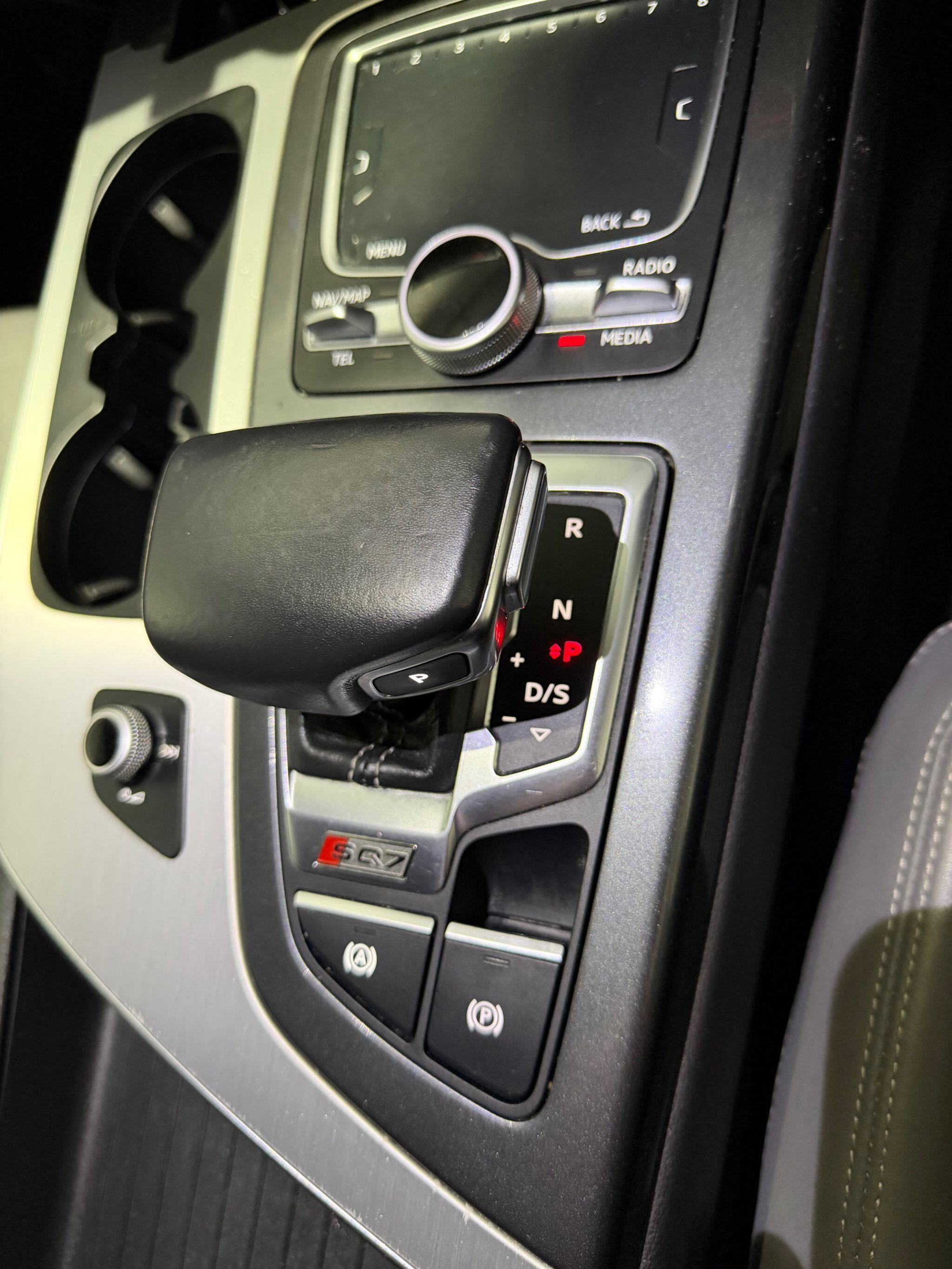 Audi SQ7 - Image 15