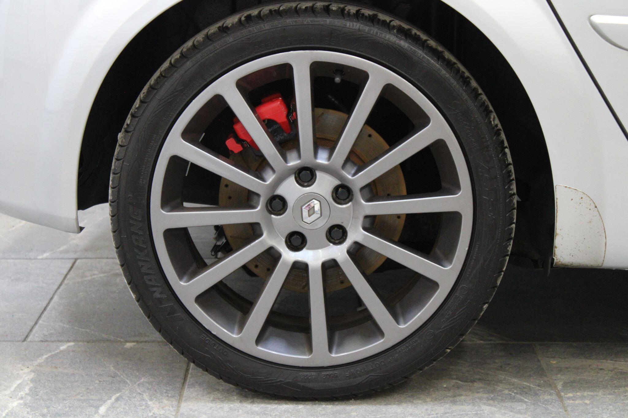 Renault Megane - Image 10