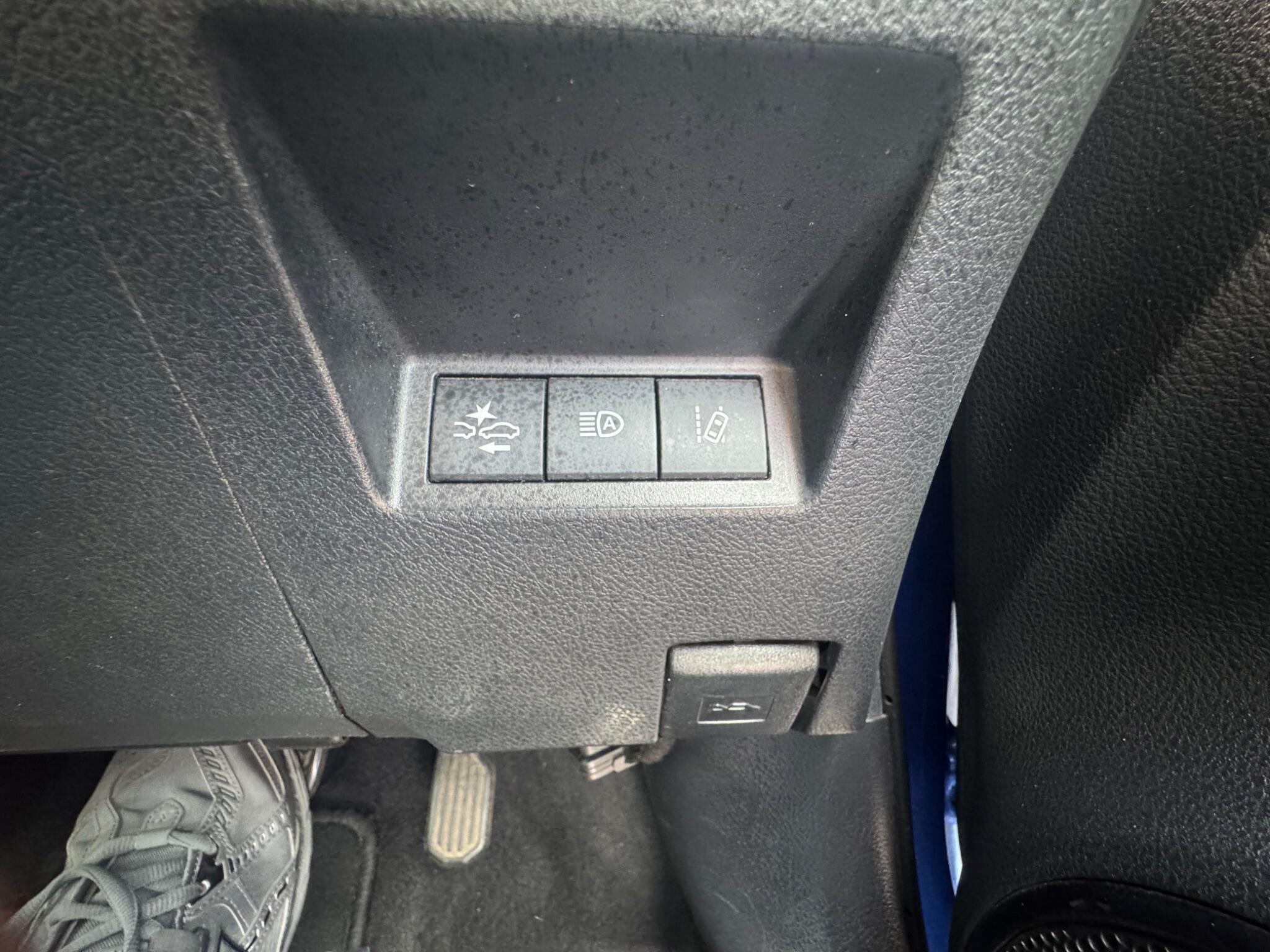 Toyota Yaris - Image 15