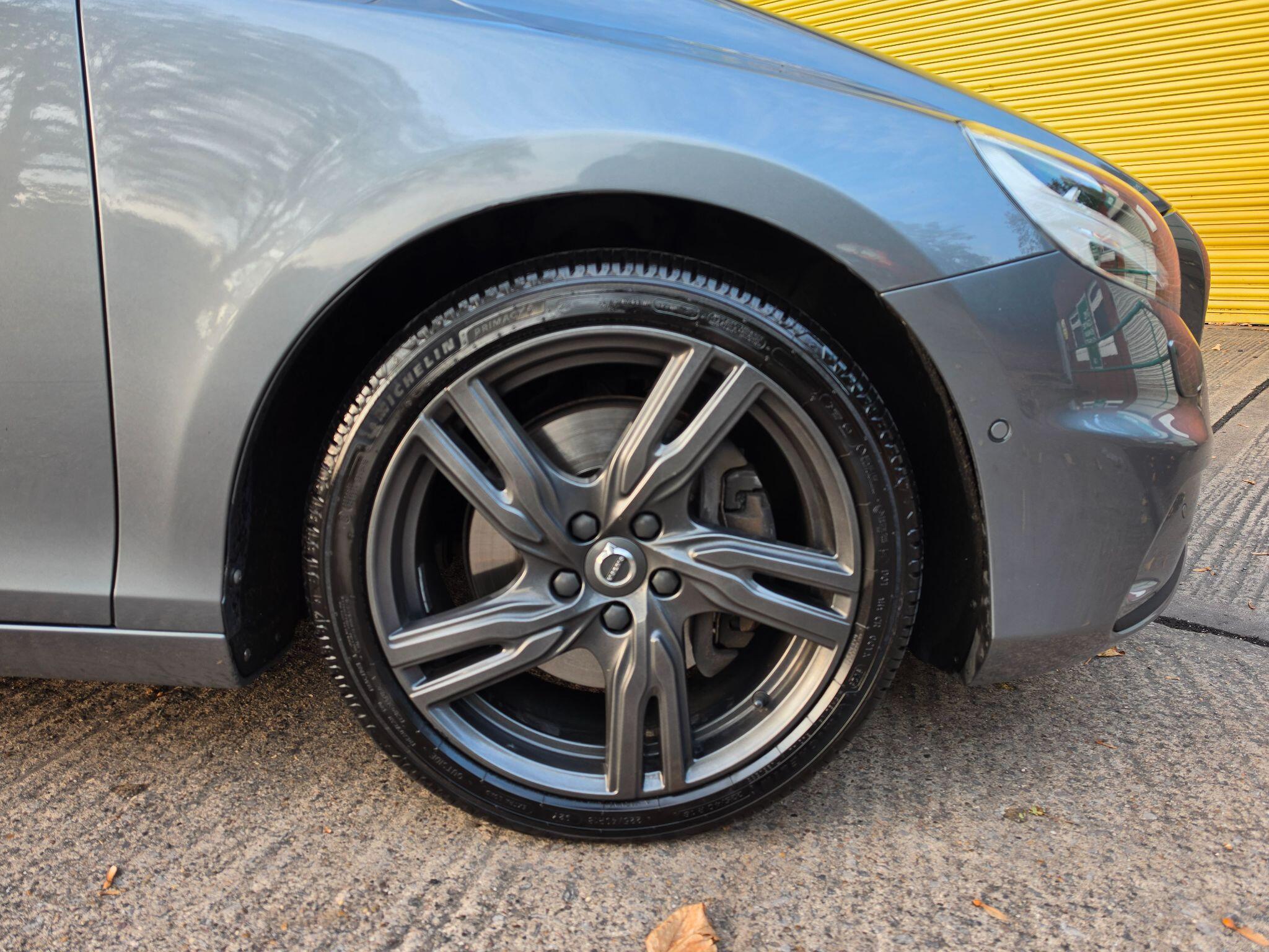 Volvo V40 - Image 10
