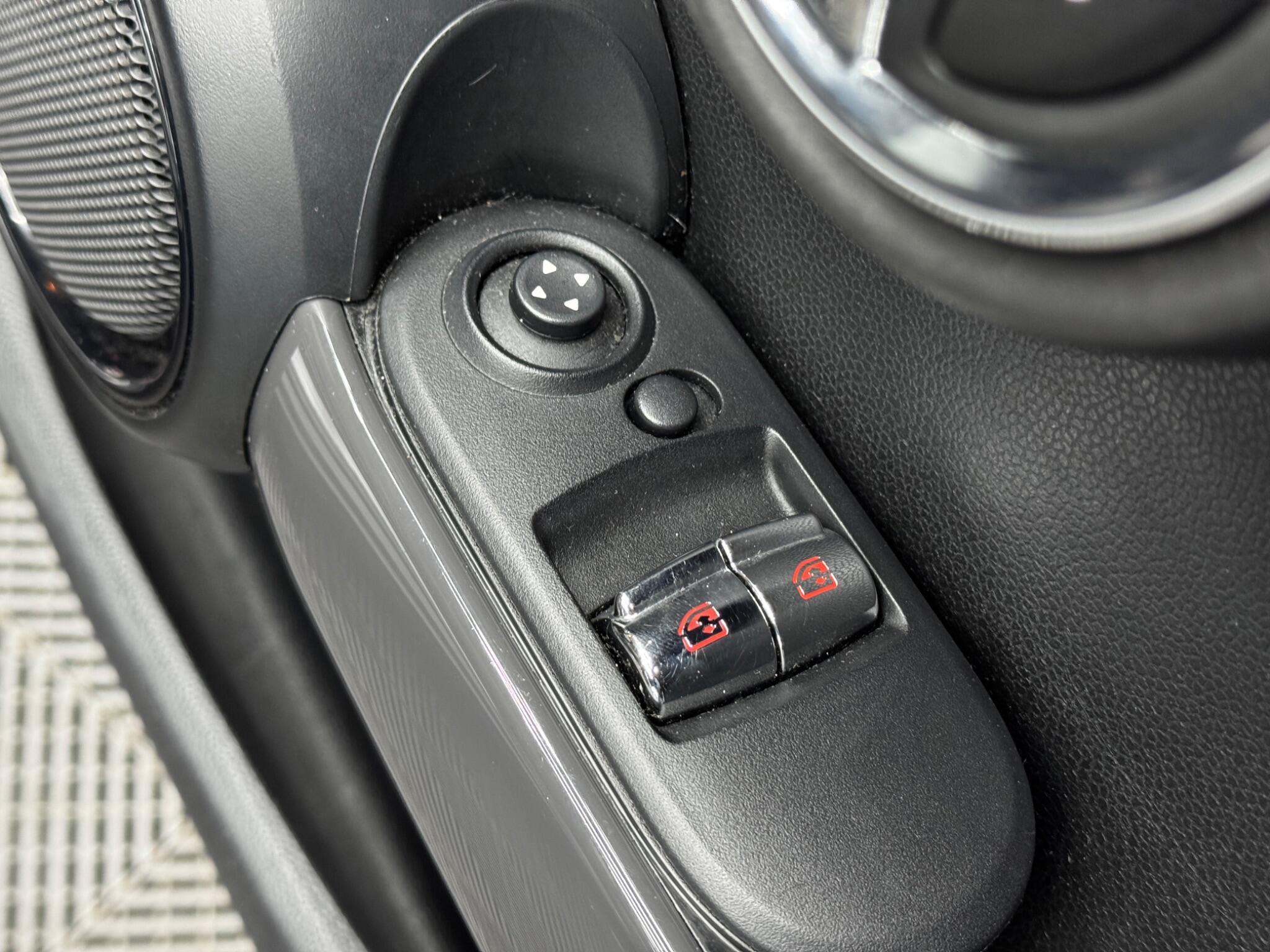 MINI Hatch - Image 37