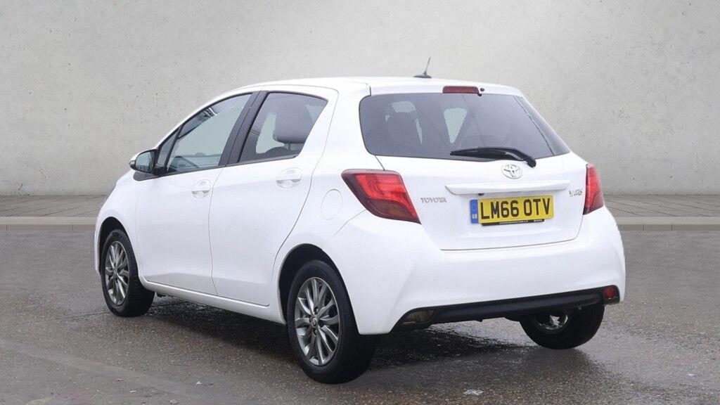 Toyota Yaris - Image 6