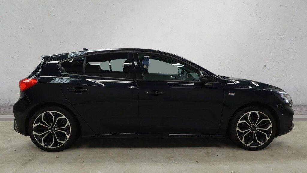 Ford Focus - Image 7