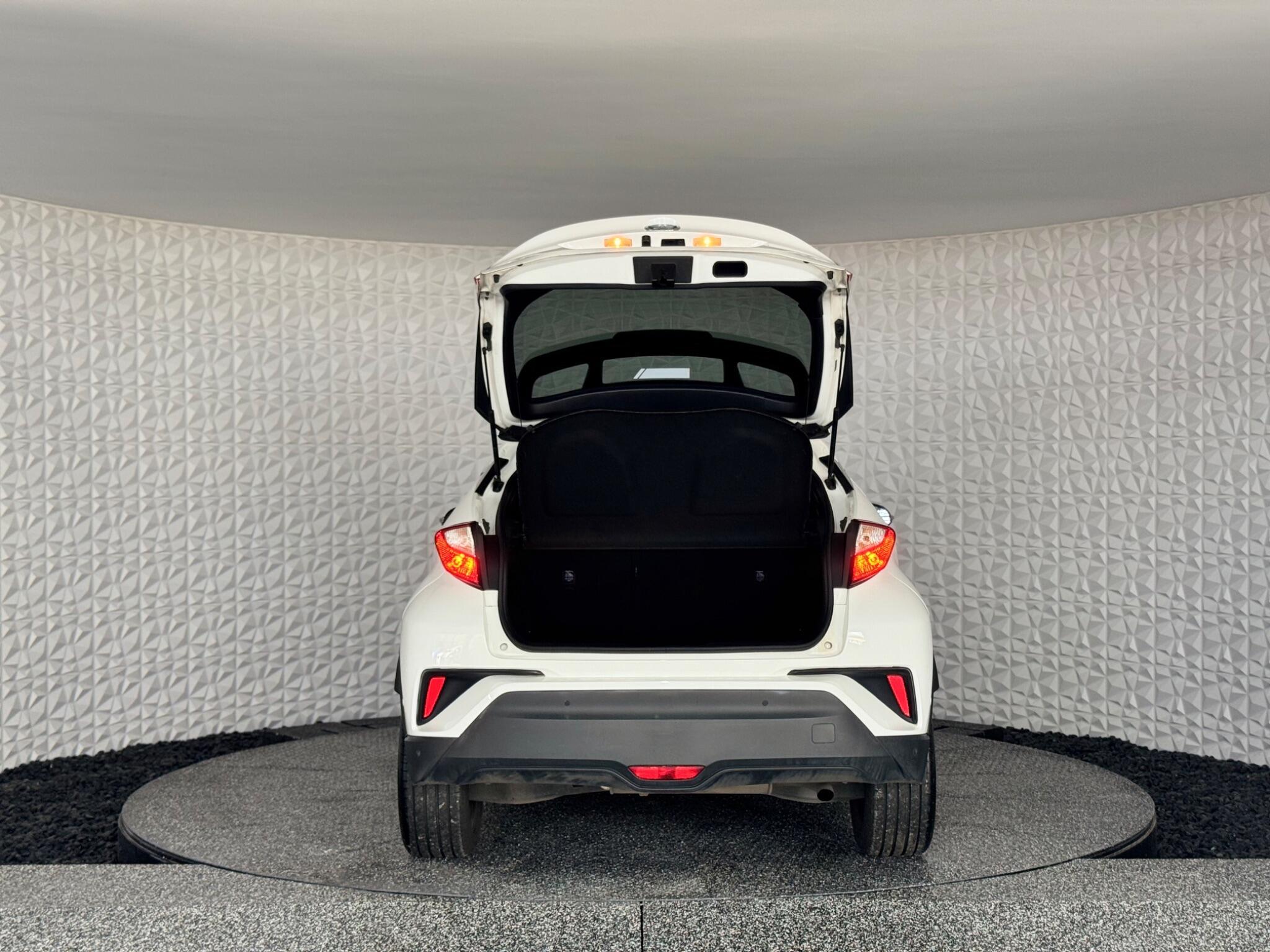 Toyota C-Hr - Image 11