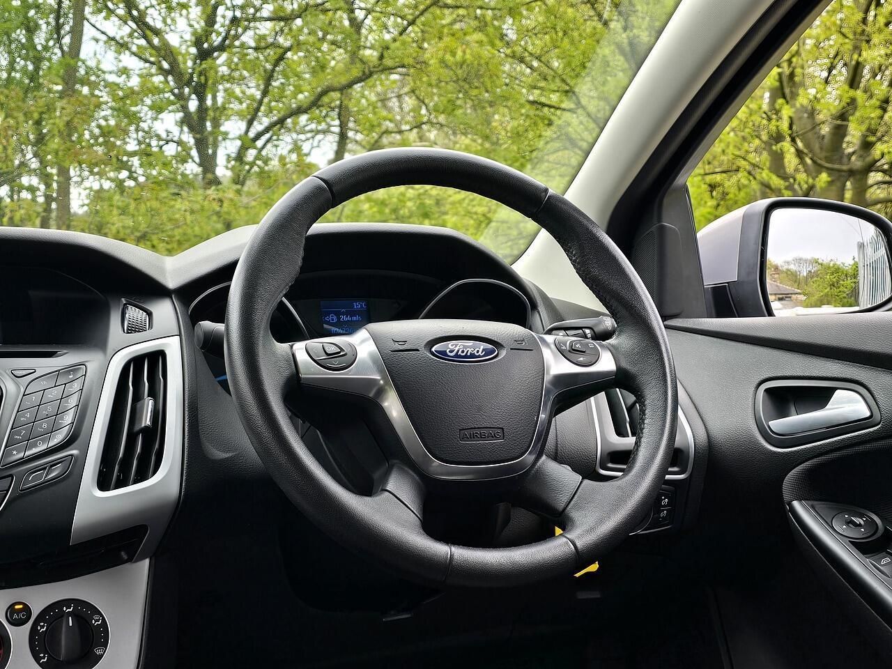 Ford Focus - Image 10