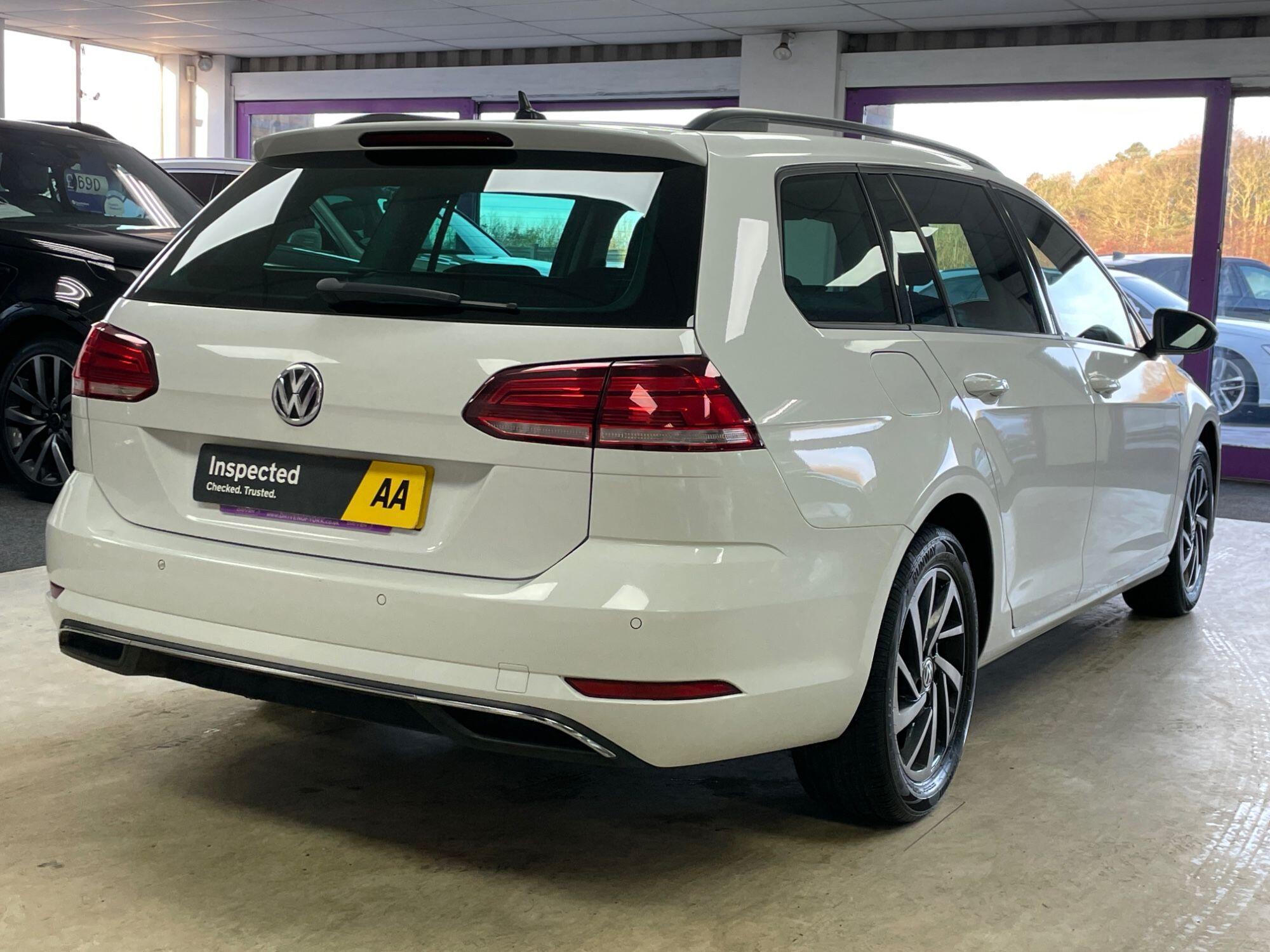 Volkswagen Golf - Image 11