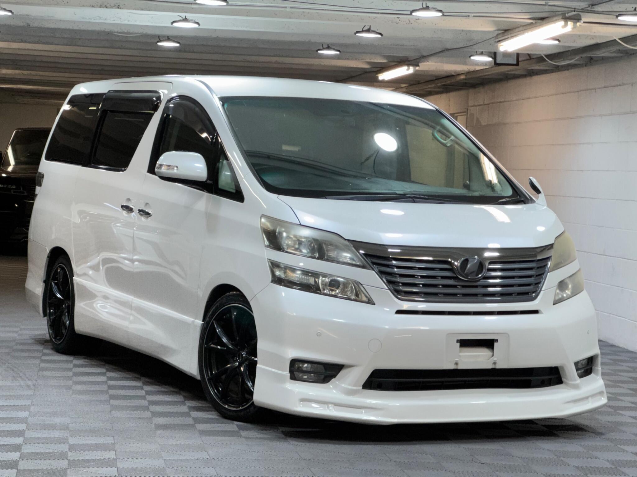 Toyota Vellfire - Image 7