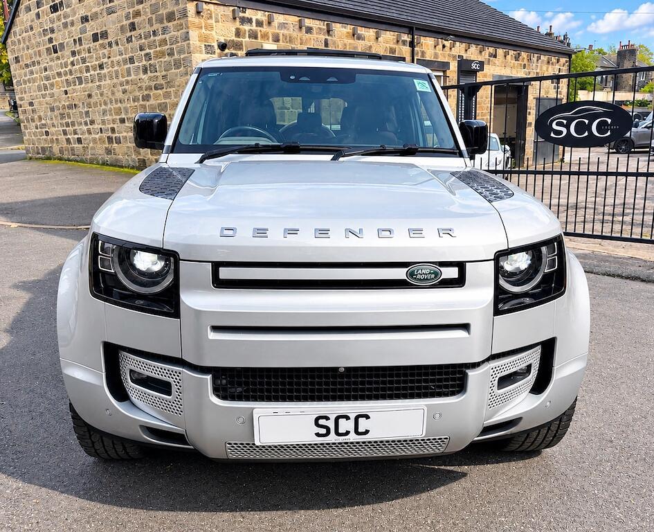 Land Rover Defender 110 - Image 2