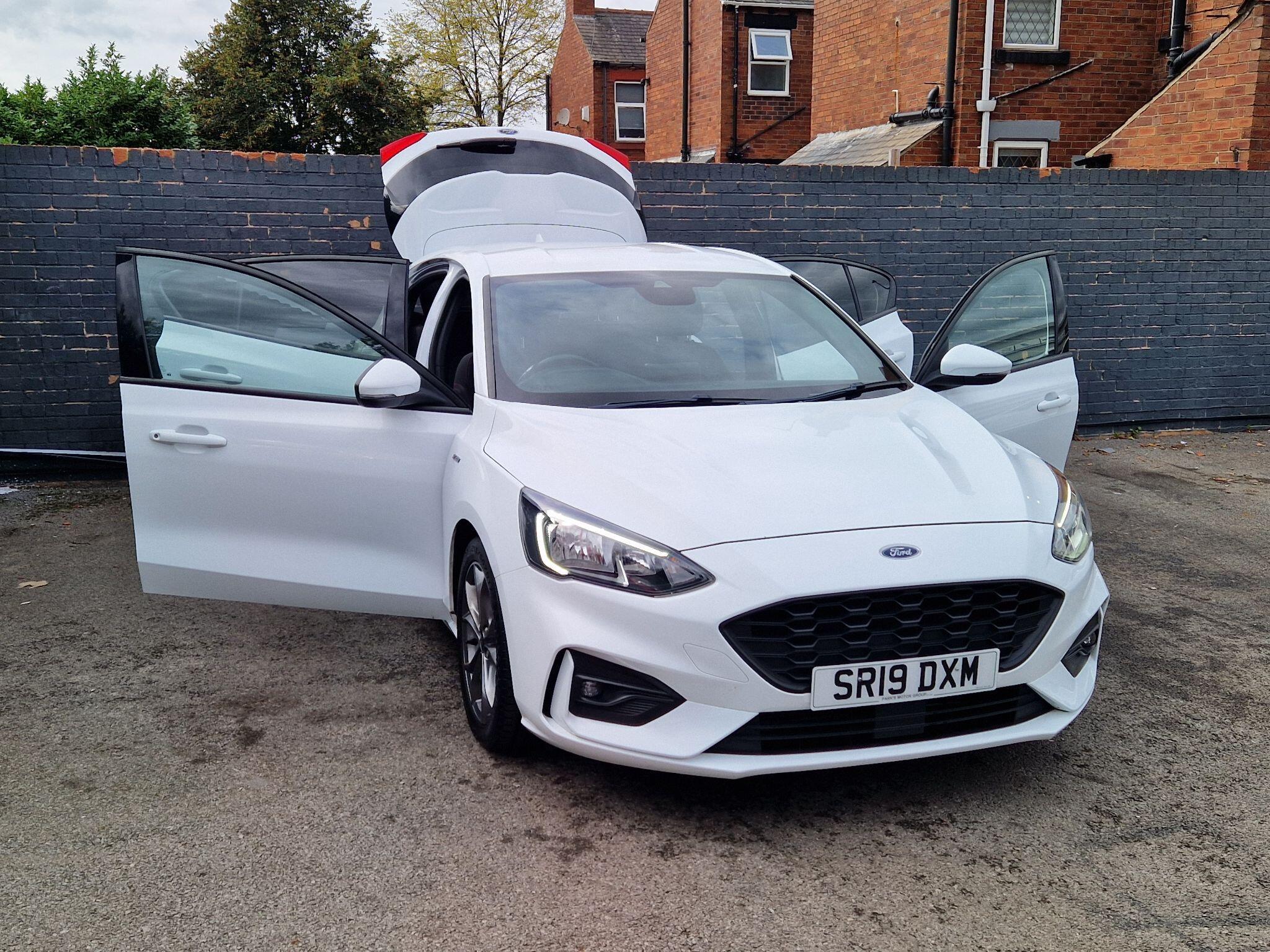 Ford Focus - Image 13