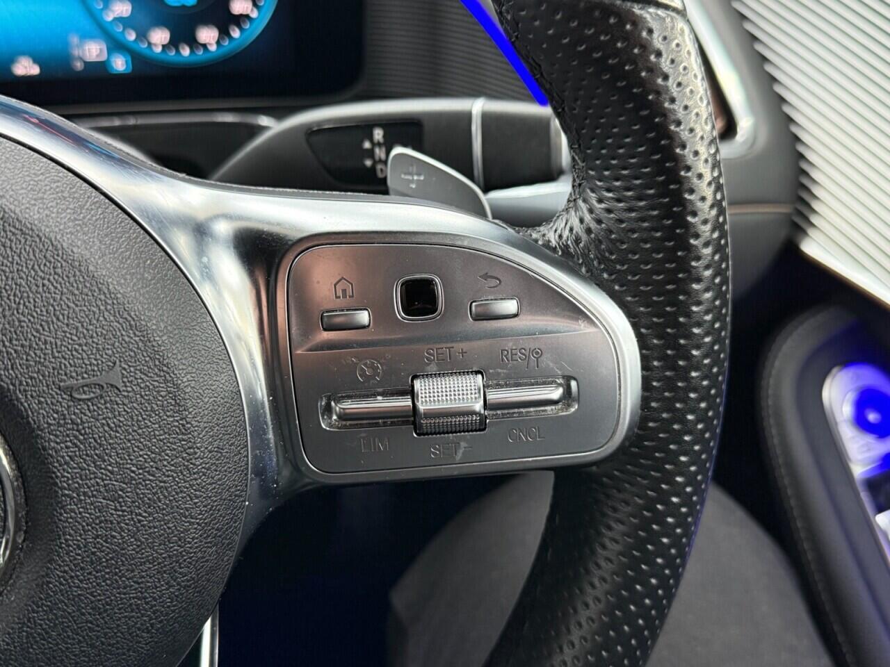 Mercedes Eqc - Image 22