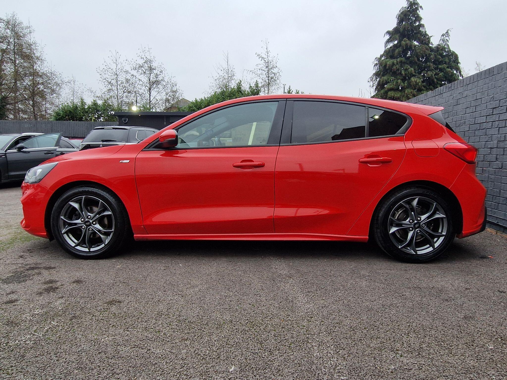 Ford Focus - Image 6