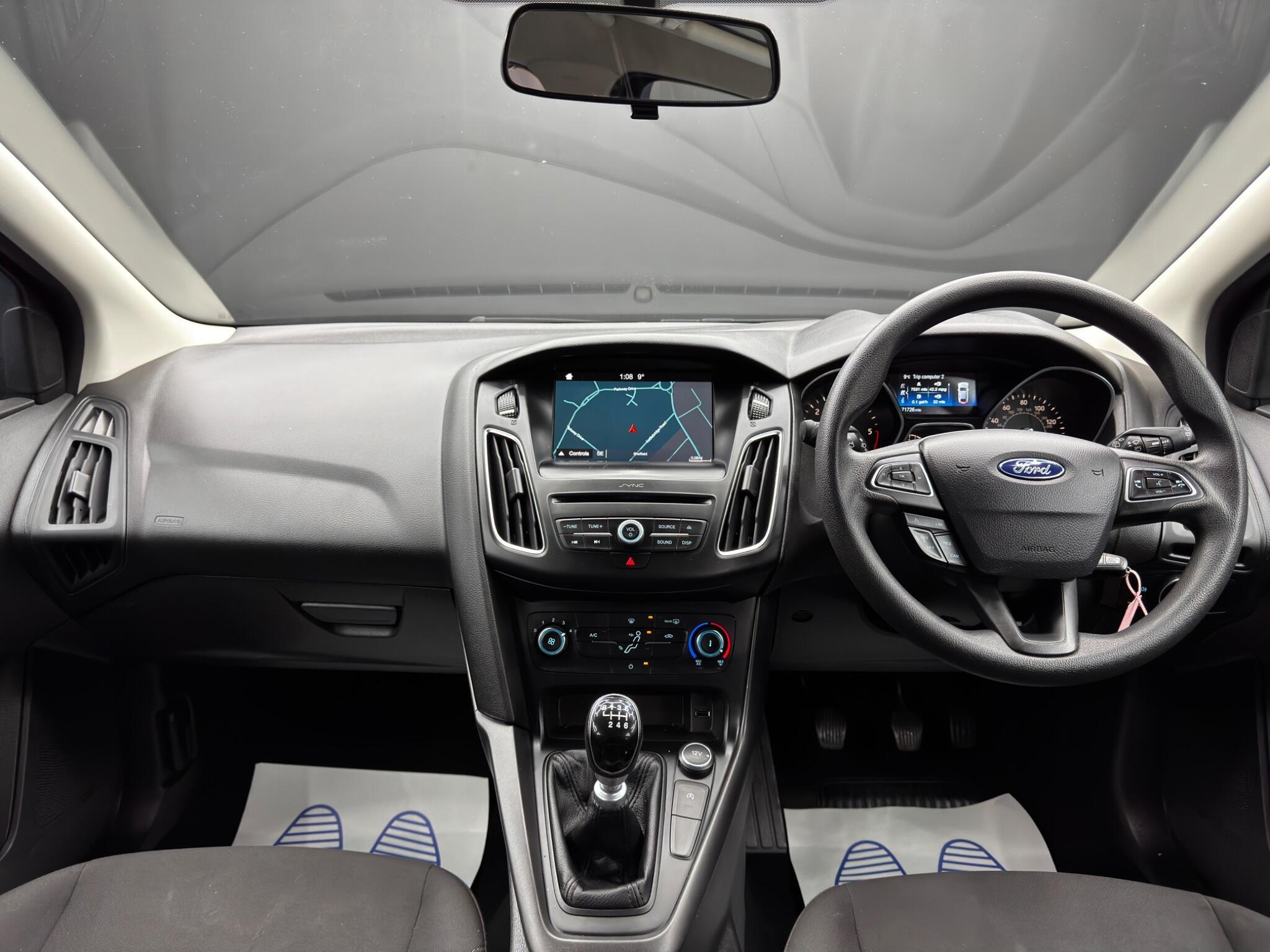 Ford Focus - Image 10