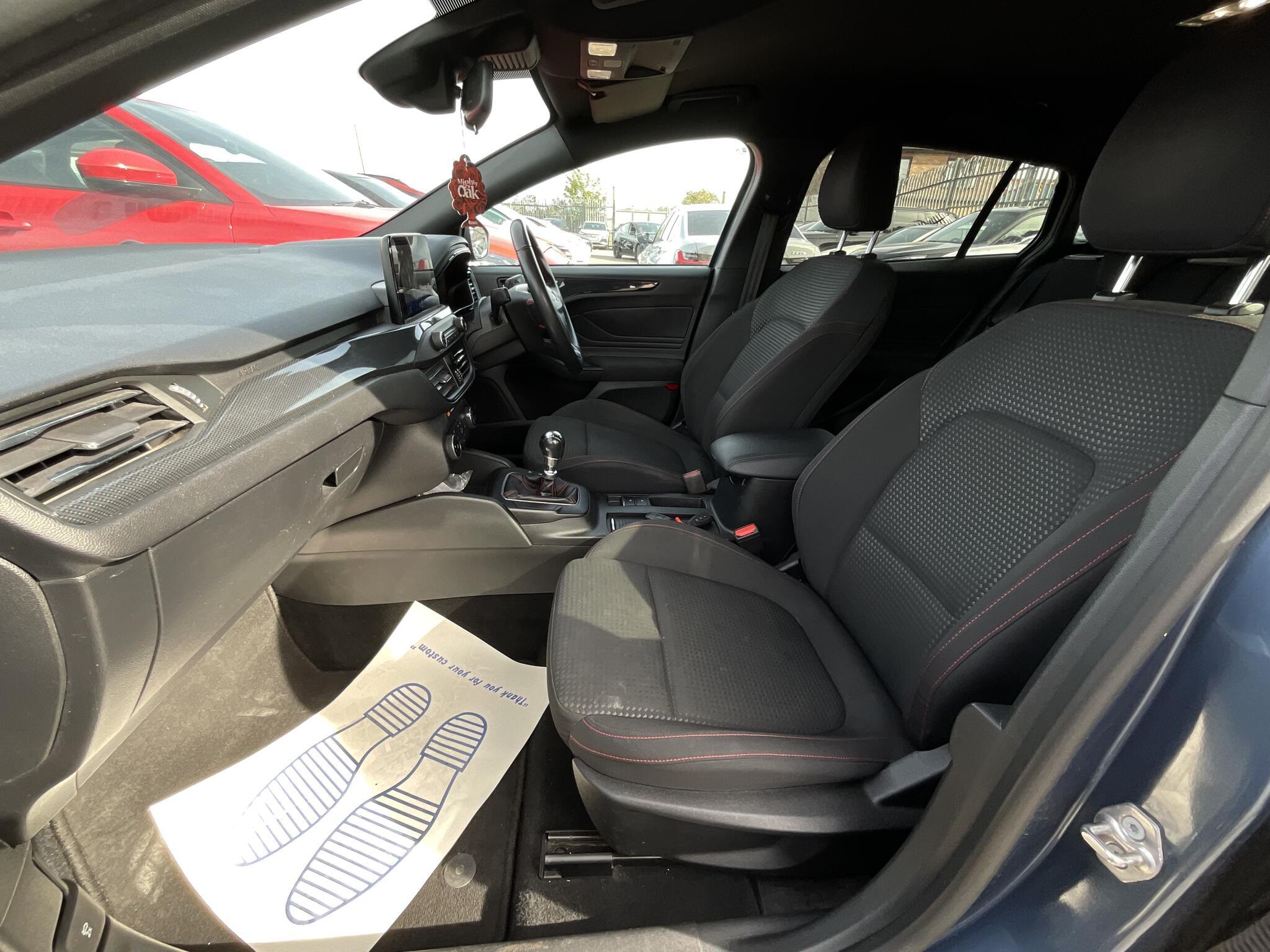 Ford Focus - Image 18