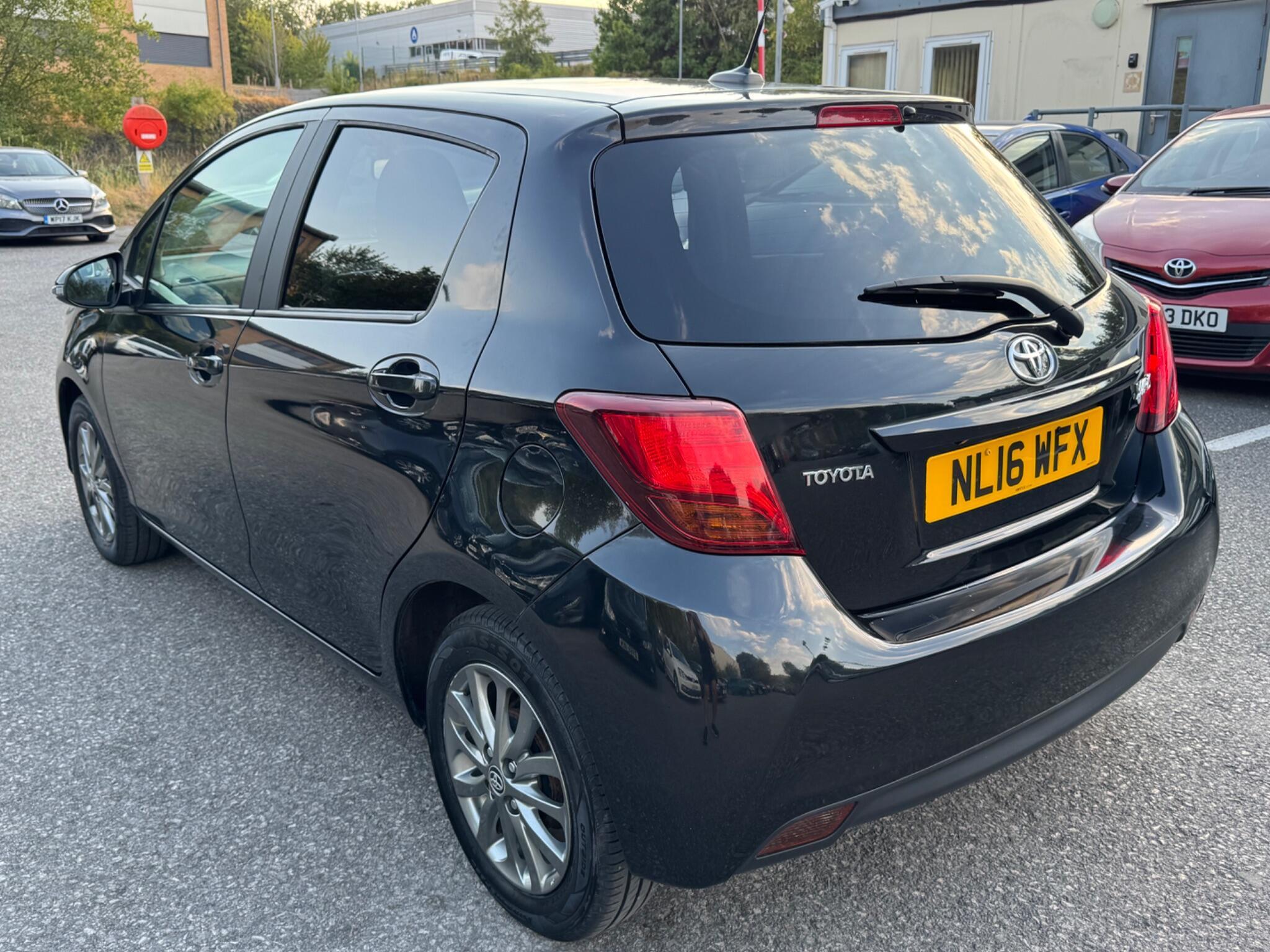 Toyota Yaris - Image 10