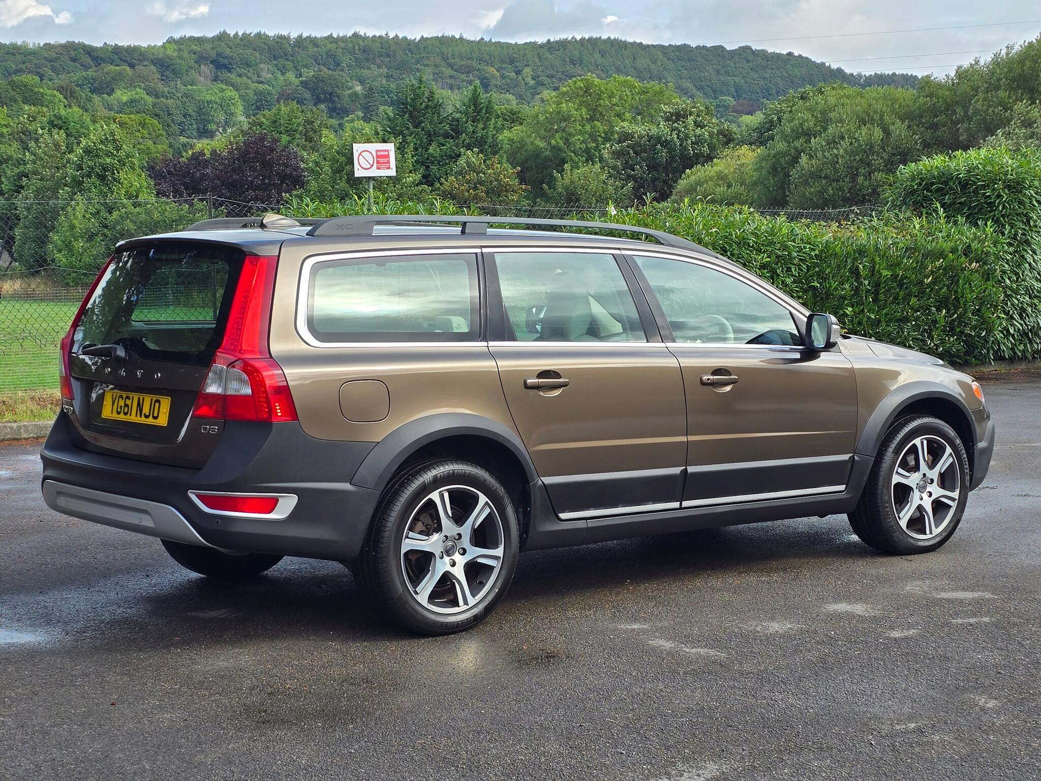 Volvo XC70 - Image 15