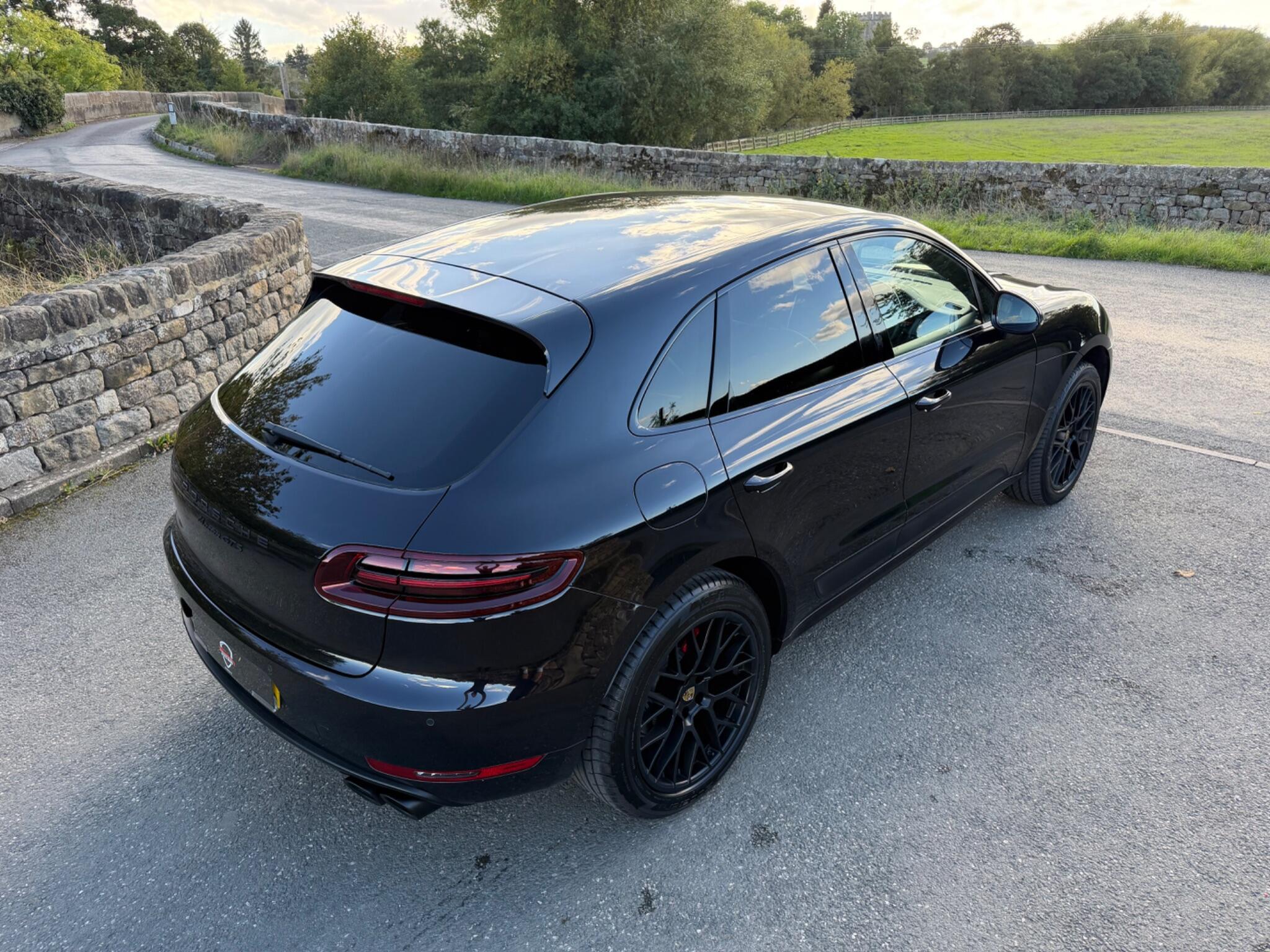 Porsche Macan - Image 20