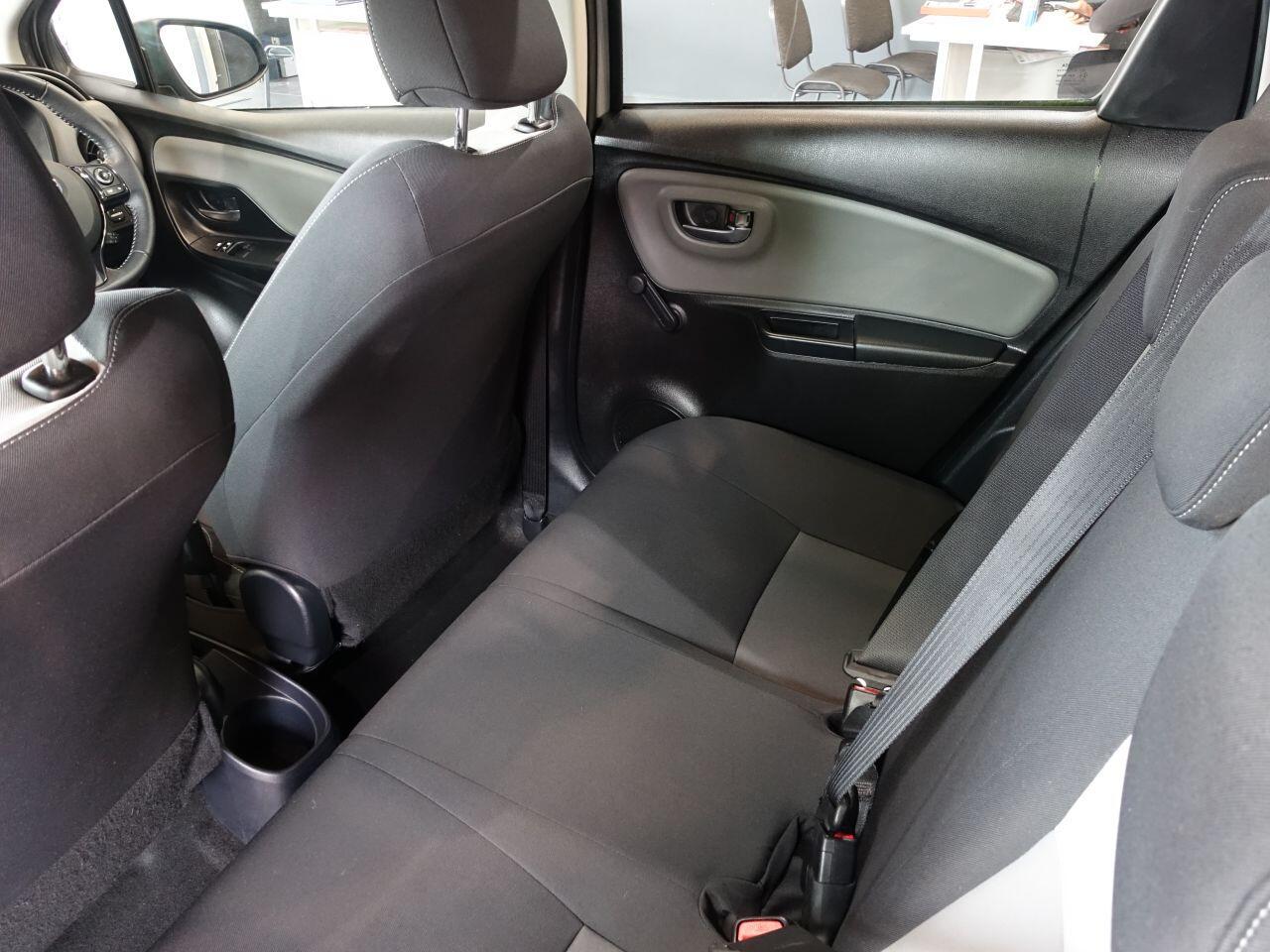 Toyota Yaris - Image 16