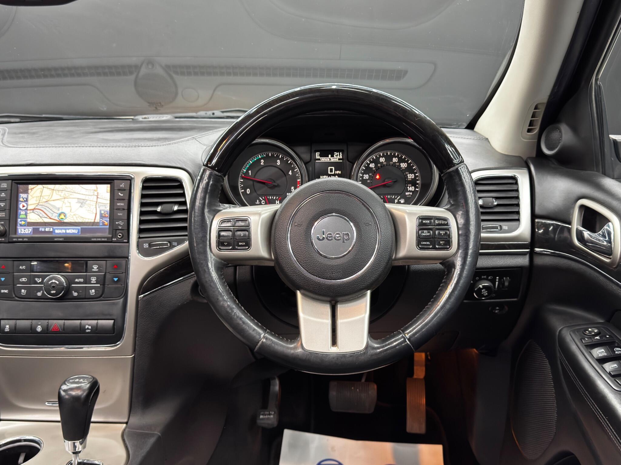 Jeep Grand Cherokee - Image 18