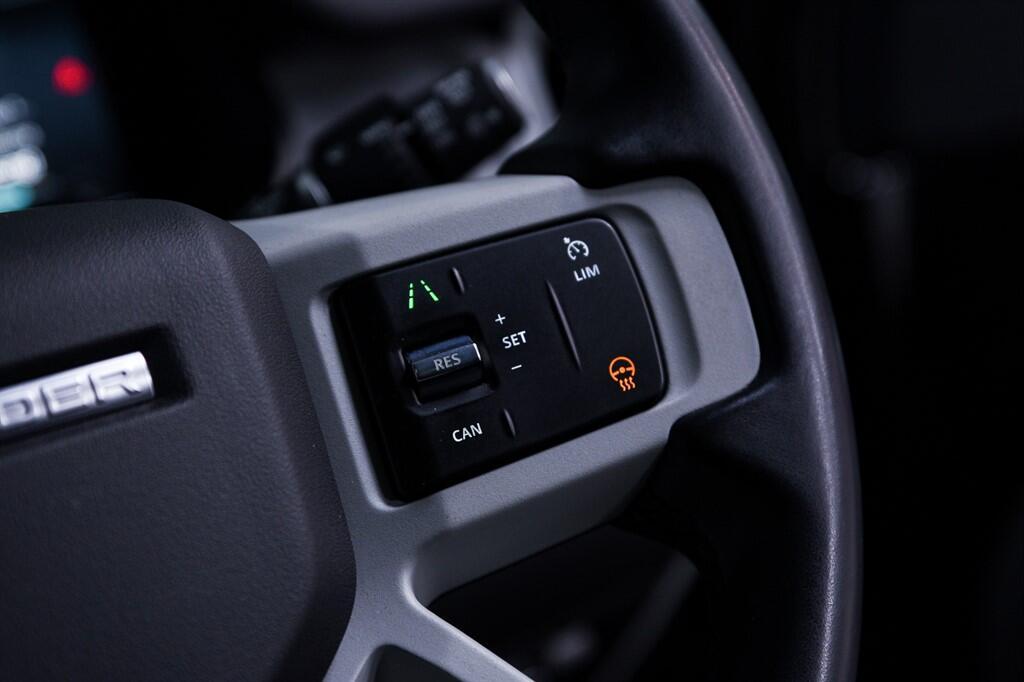 Land Rover Defender 110 - Image 27