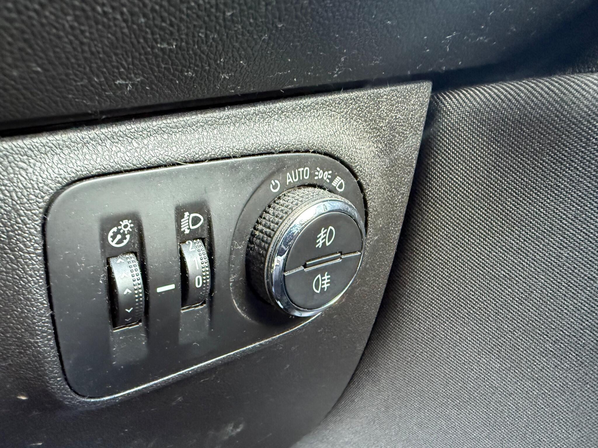 Vauxhall Corsa - Image 16