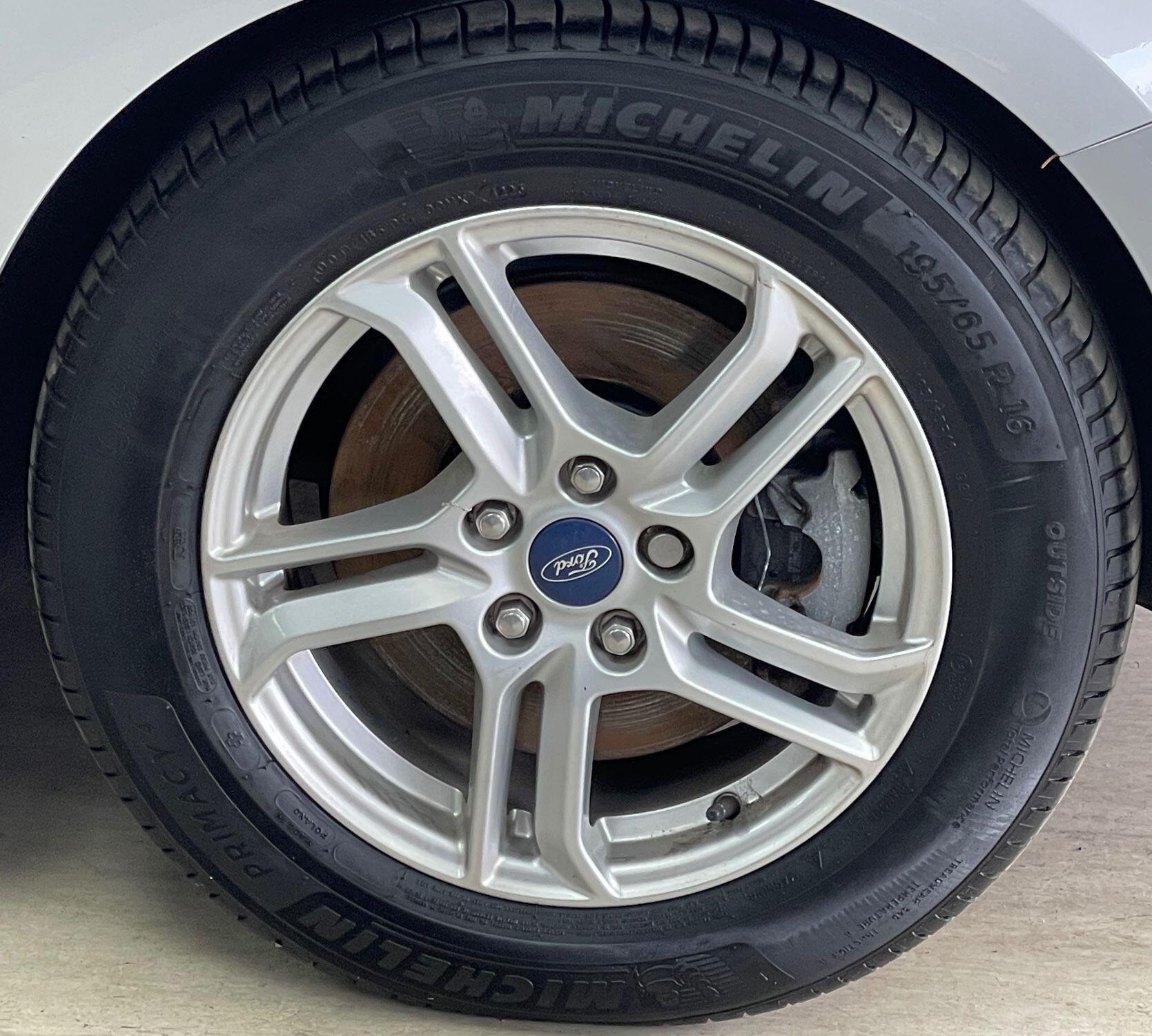 Ford Focus Diesel Estate - Image 14