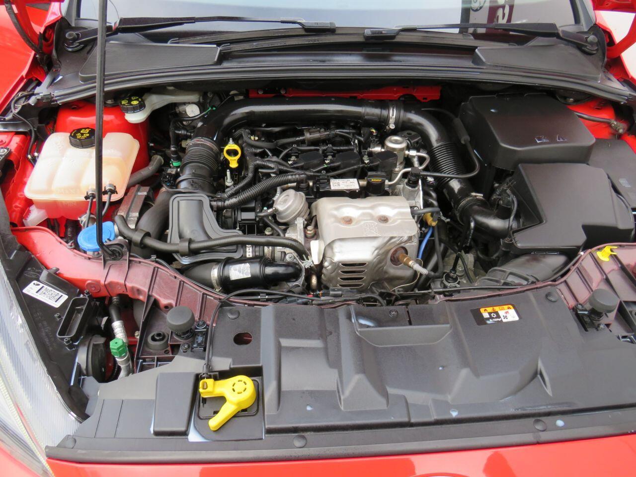 Ford Focus - Image 13