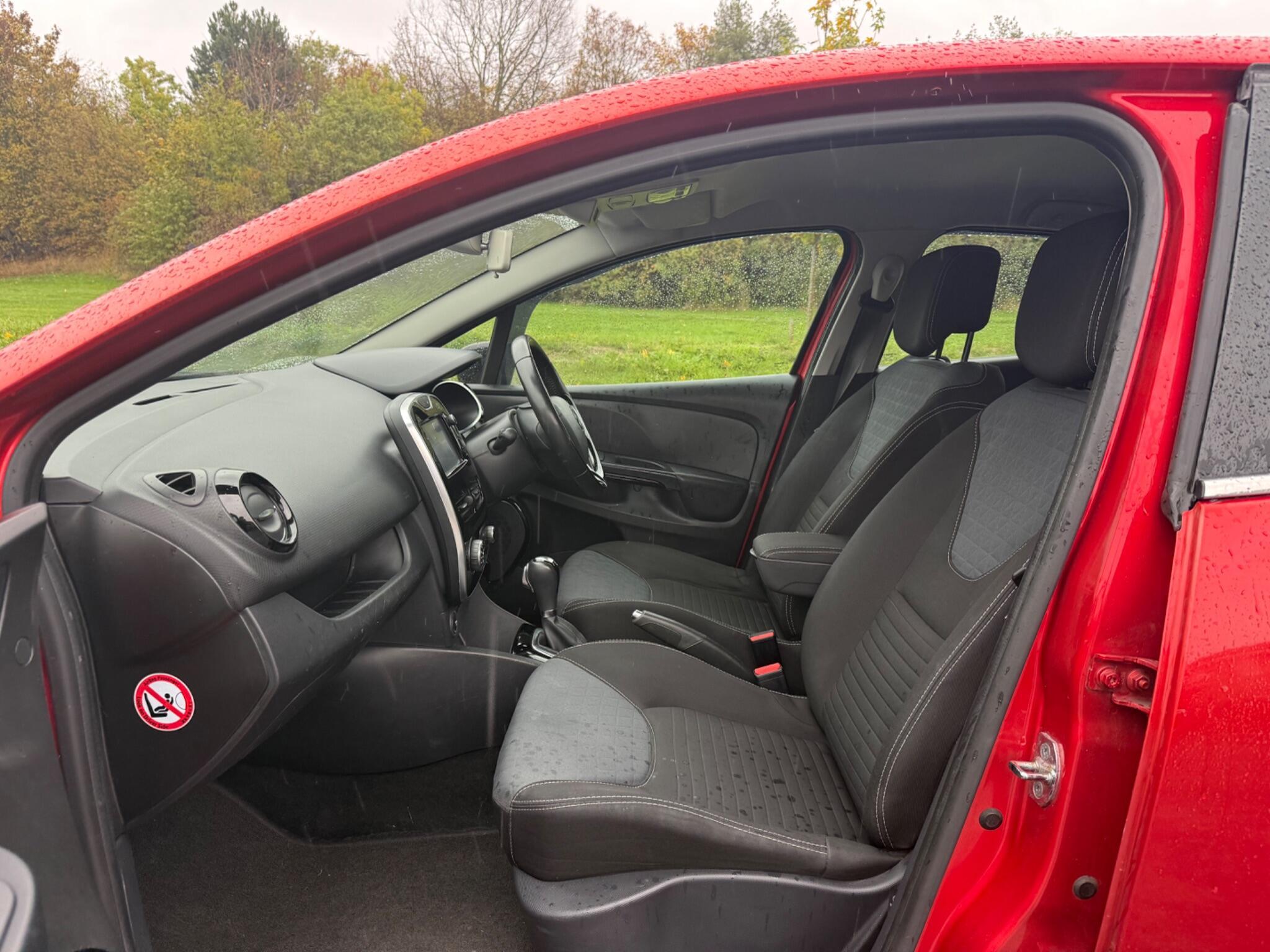Renault Clio - Image 9