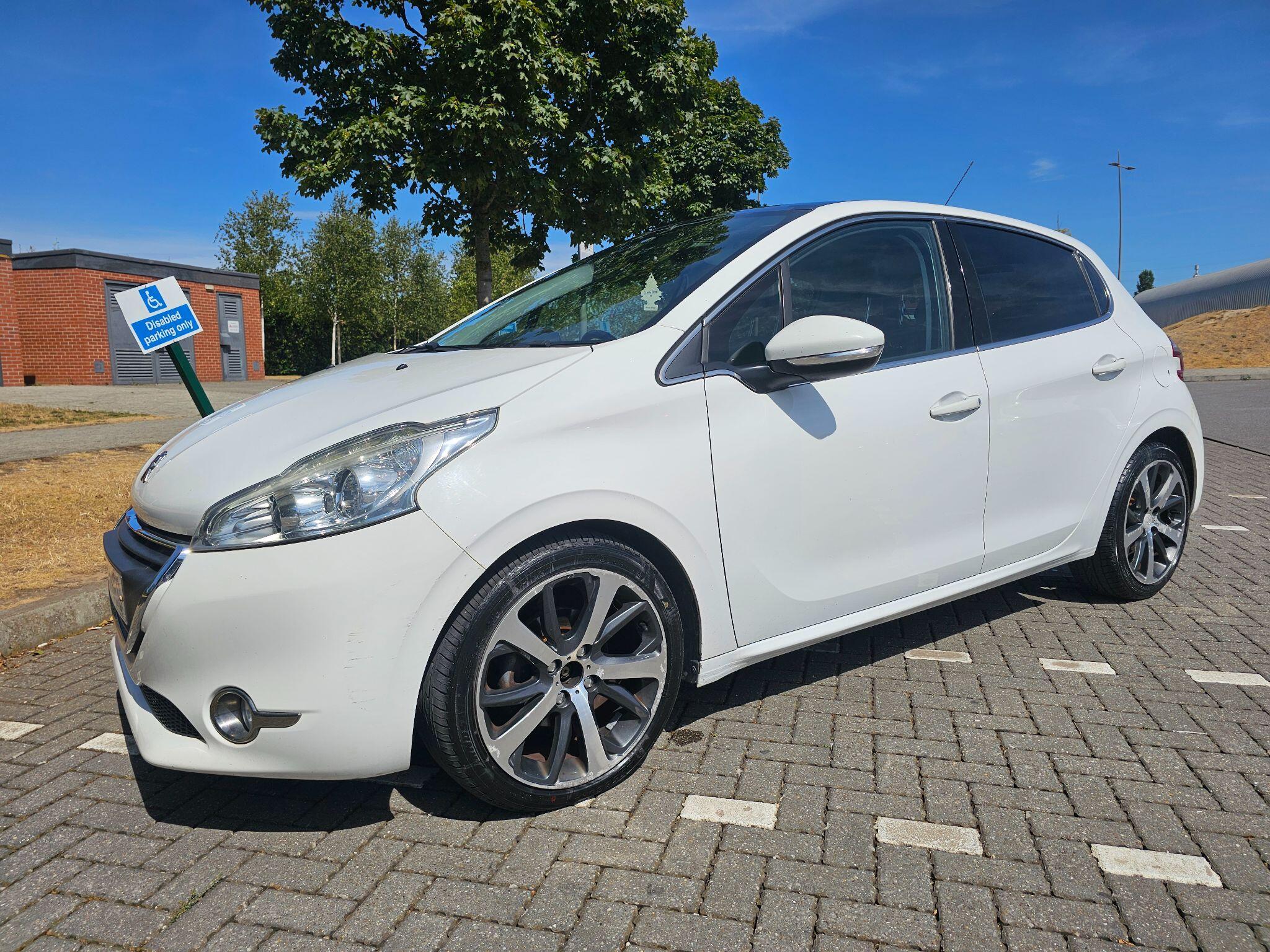 Peugeot 208 - Image 15