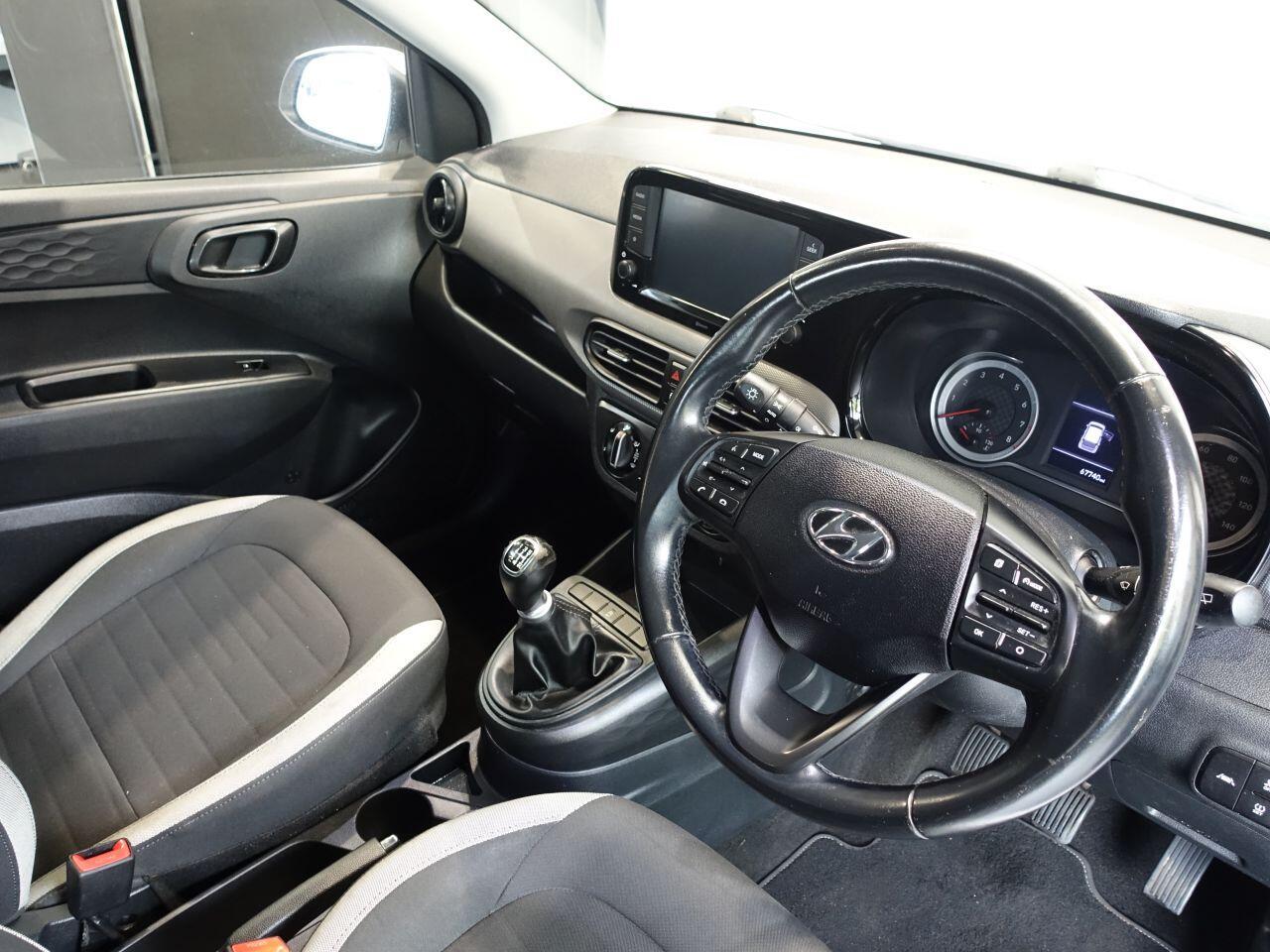 Hyundai i10 - Image 2