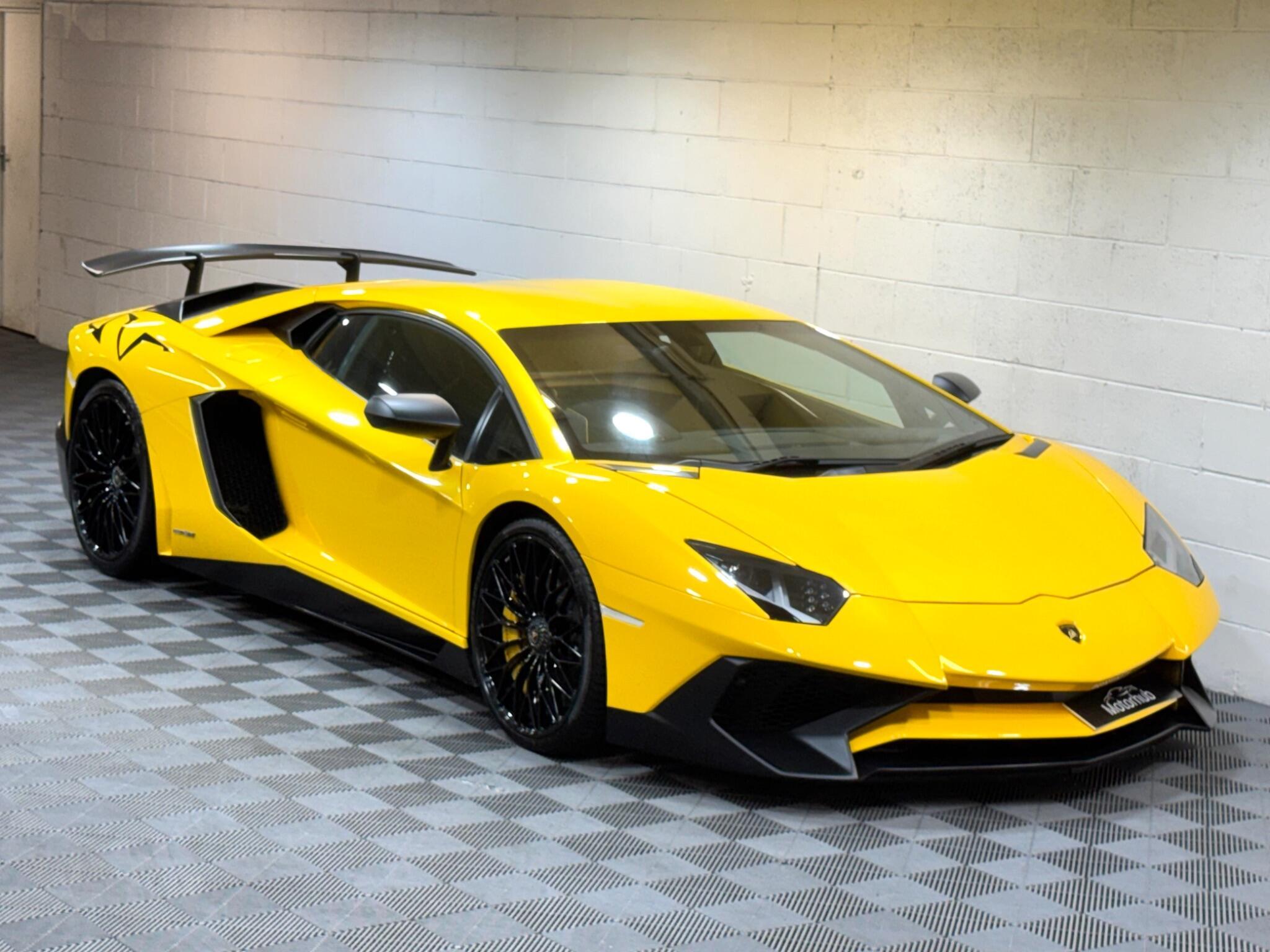 Lamborghini Aventador - Image 19
