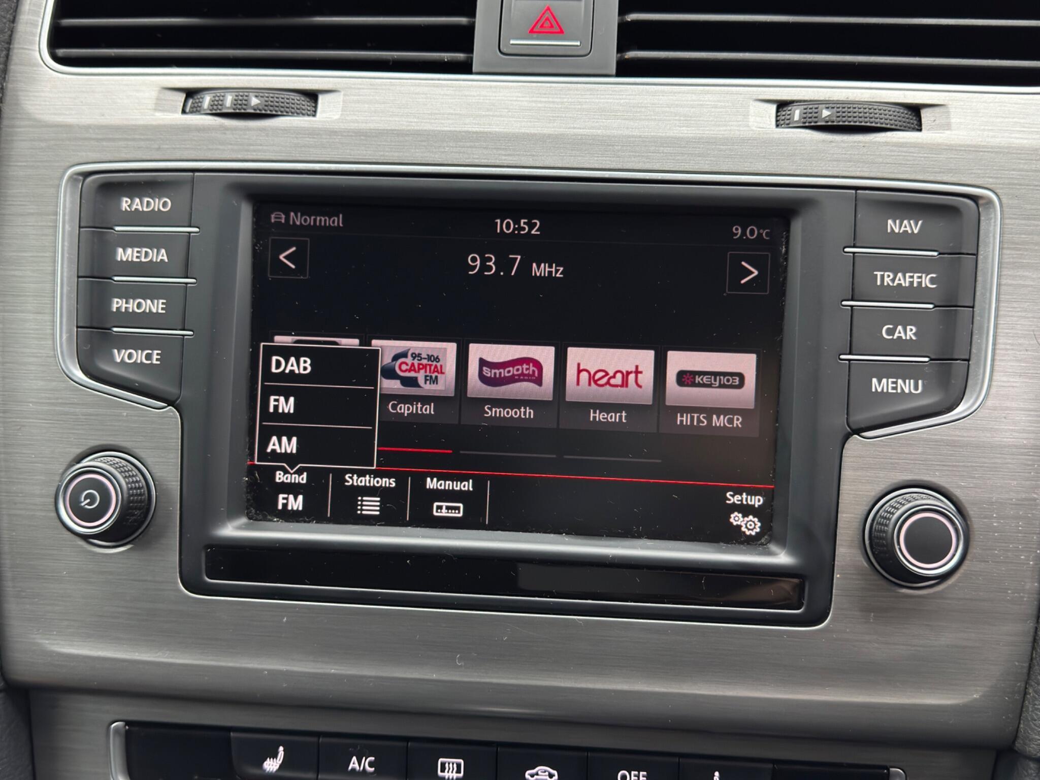 Volkswagen Golf - Image 30