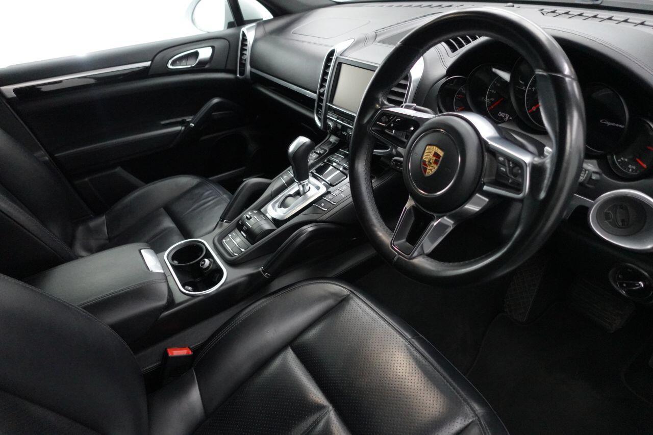 Porsche Cayenne - Image 15
