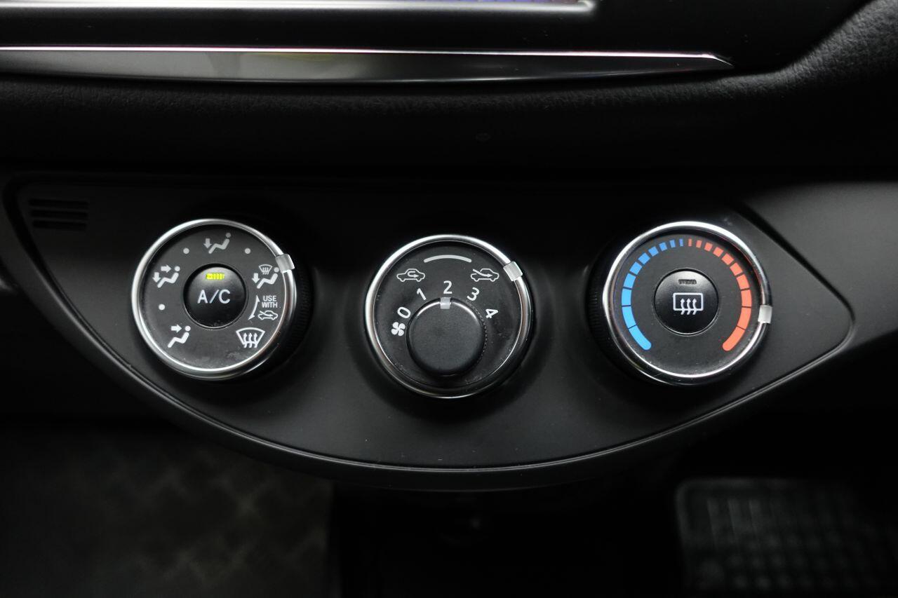 Toyota Yaris - Image 33