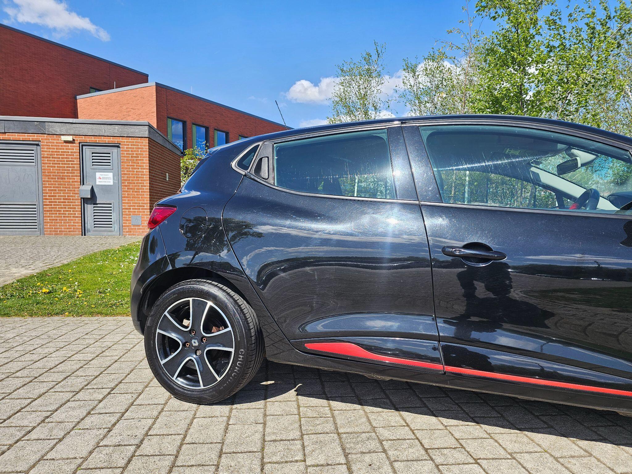 Renault Clio - Image 12