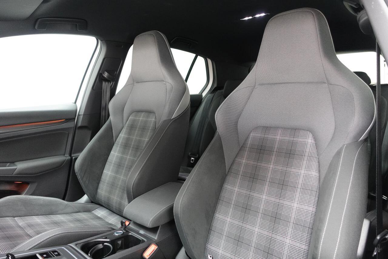Volkswagen Golf - Image 18
