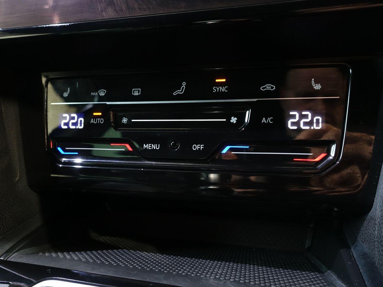 Volkswagen Passat - Image 31